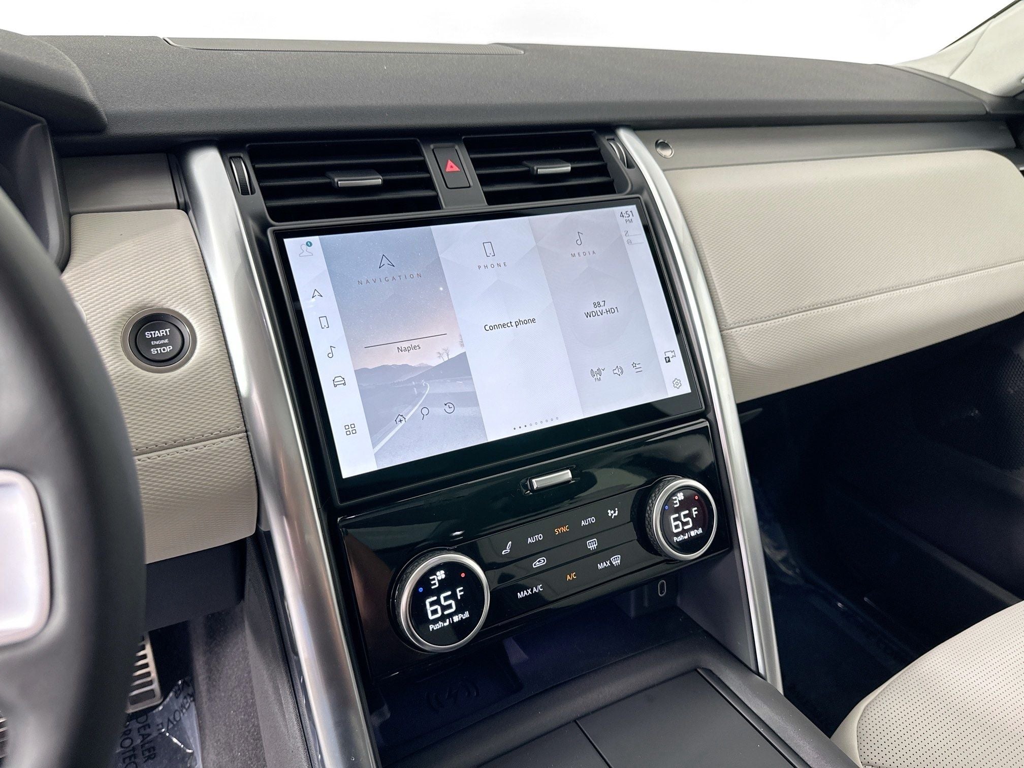 2026 Land Rover Discovery Dynamic SE