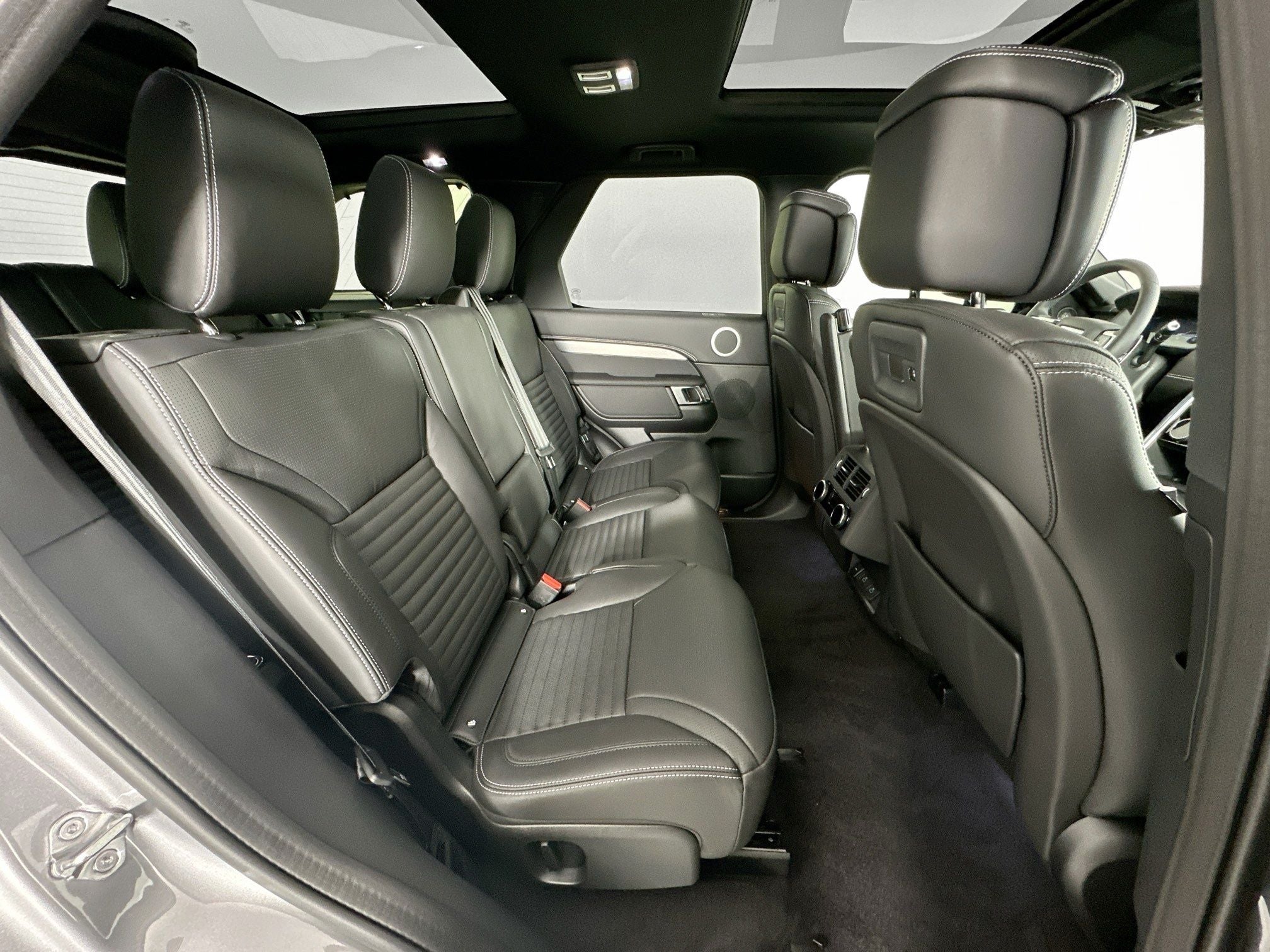 2026 Land Rover Discovery Dynamic SE
