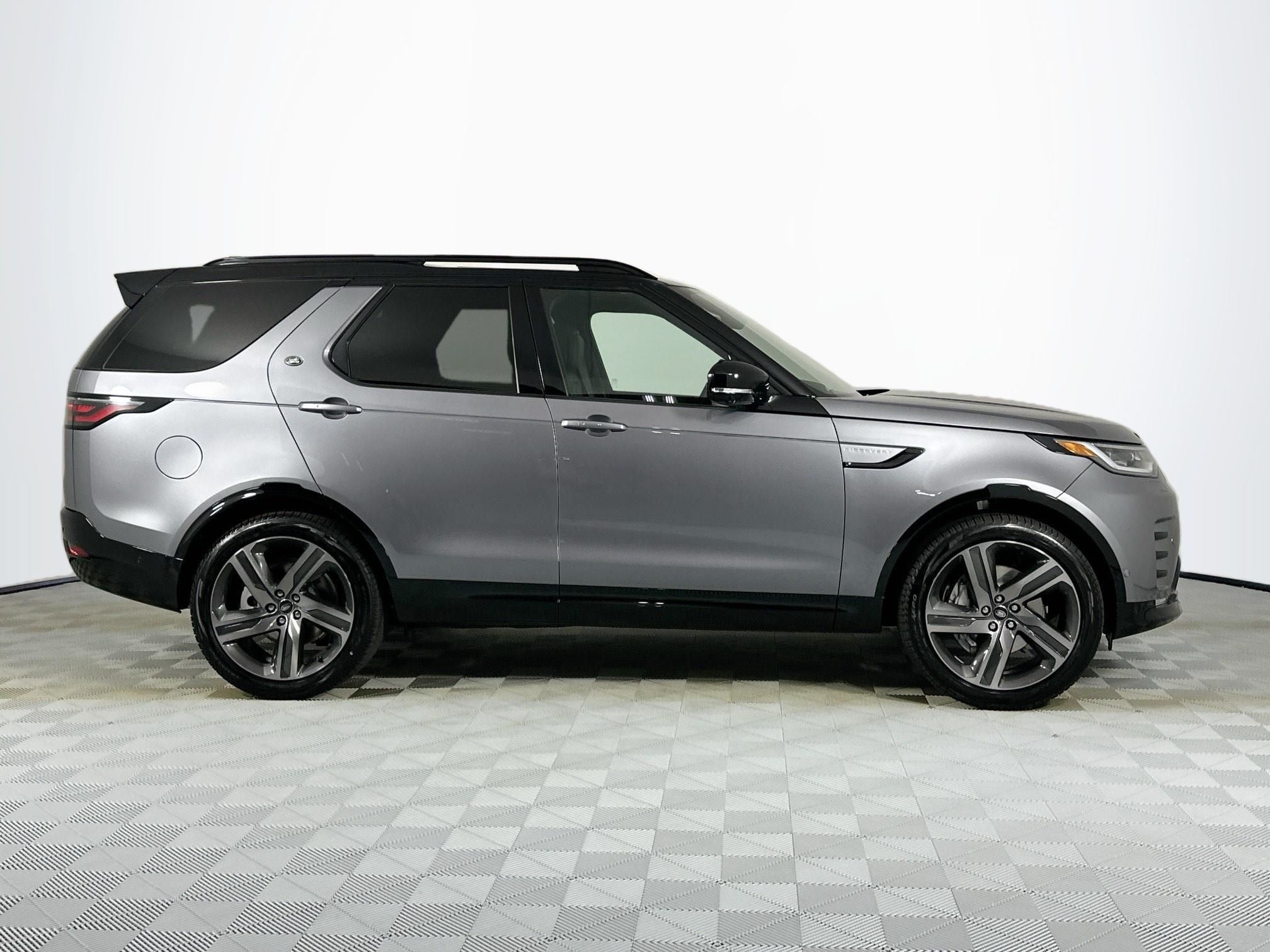 2026 Land Rover Discovery Dynamic SE