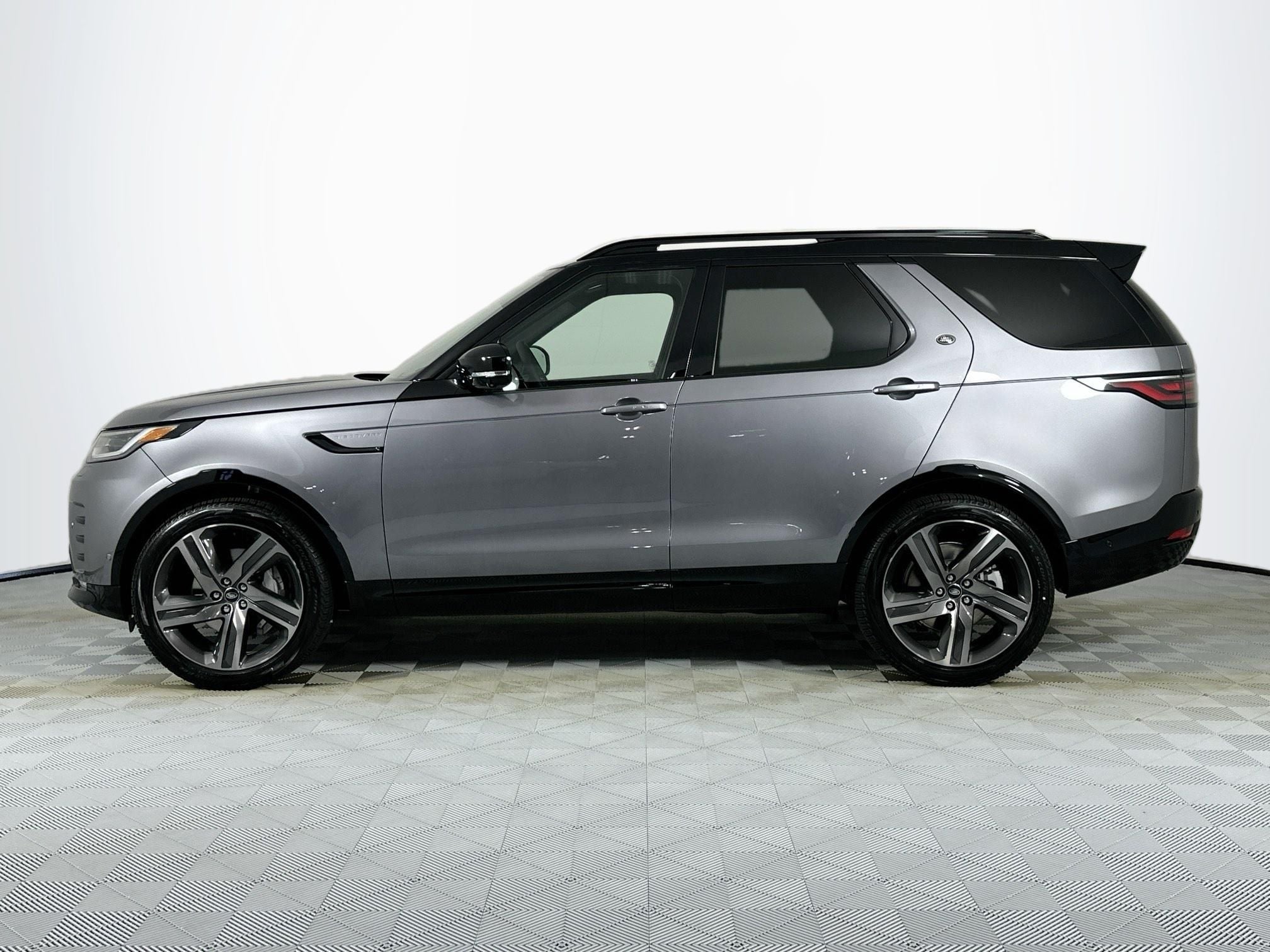 2026 Land Rover Discovery Dynamic SE
