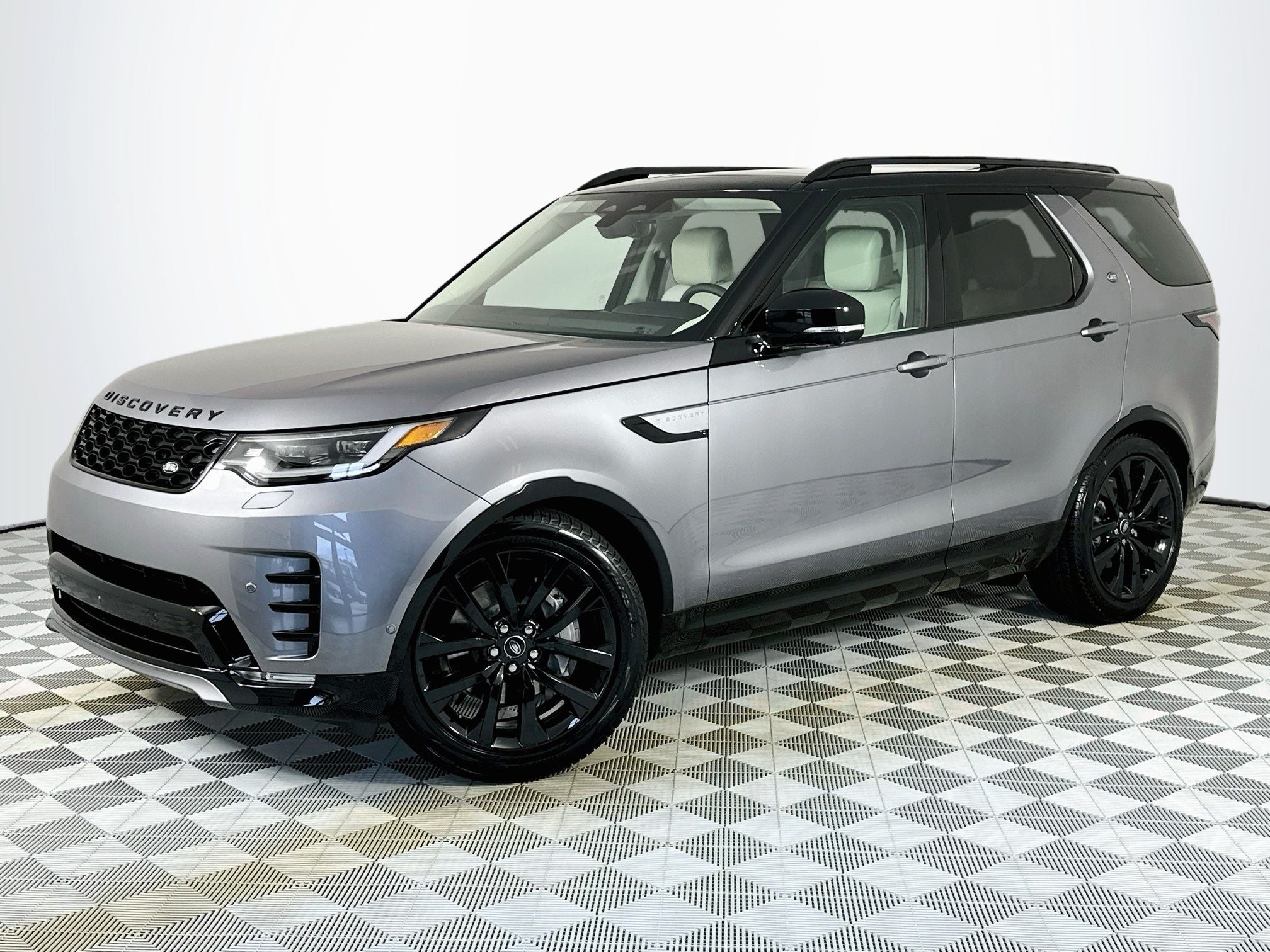 2026 Land Rover Discovery Dynamic SE