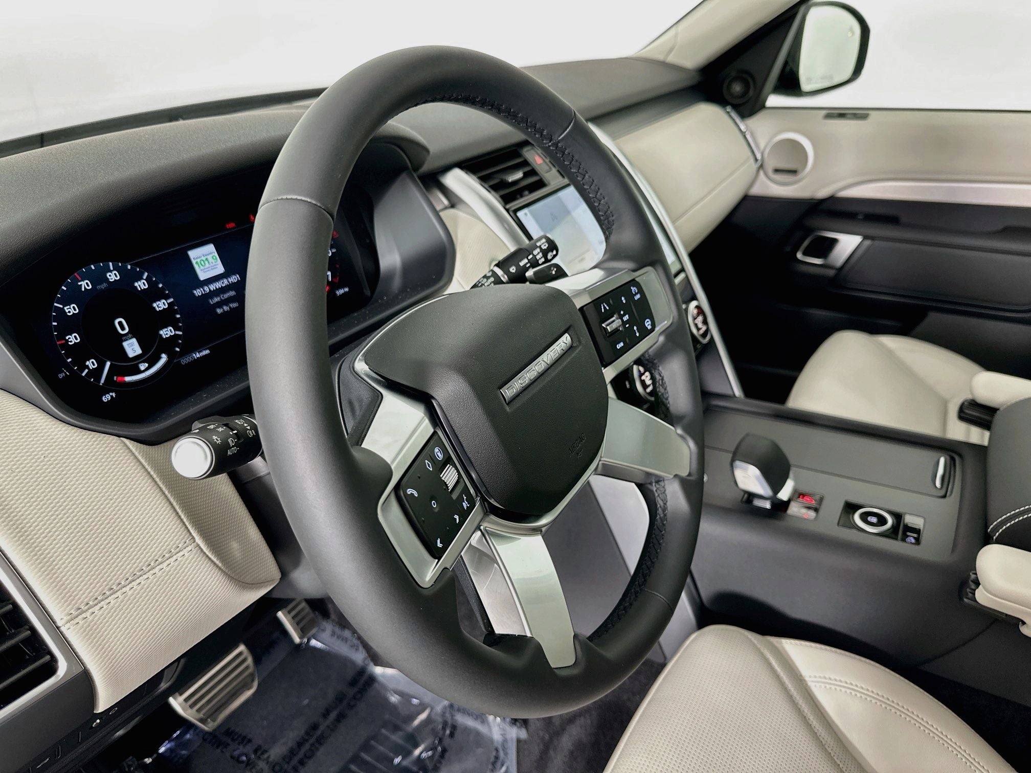 2026 Land Rover Discovery Dynamic SE