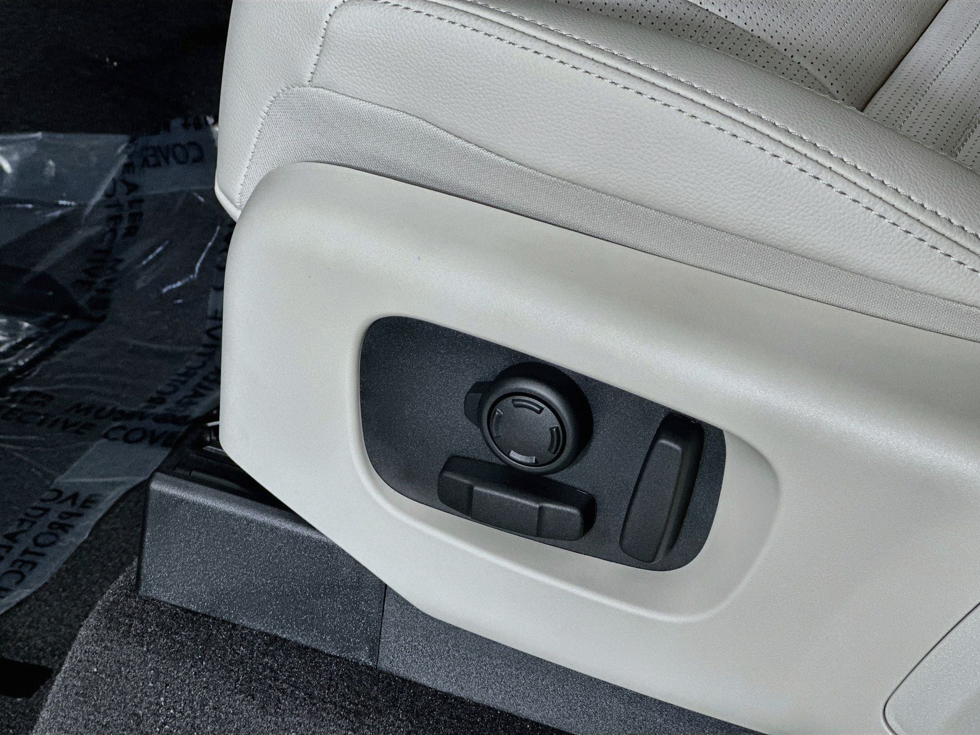 2026 Land Rover Discovery Dynamic SE