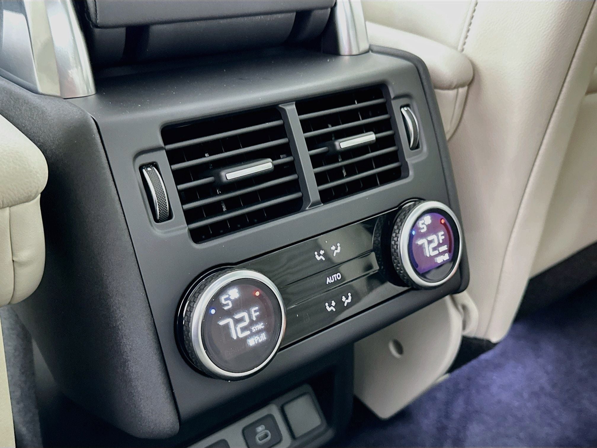 2026 Land Rover Discovery Dynamic SE