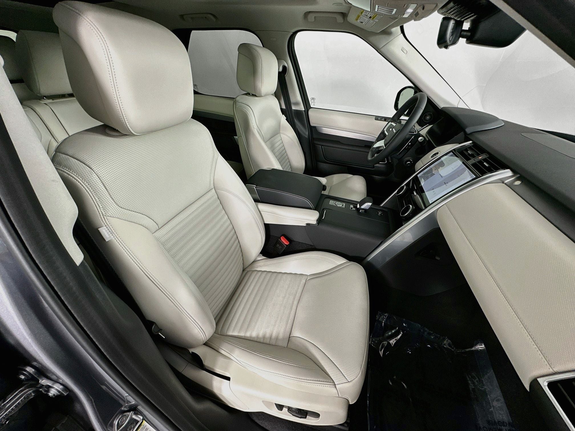 2026 Land Rover Discovery Dynamic SE