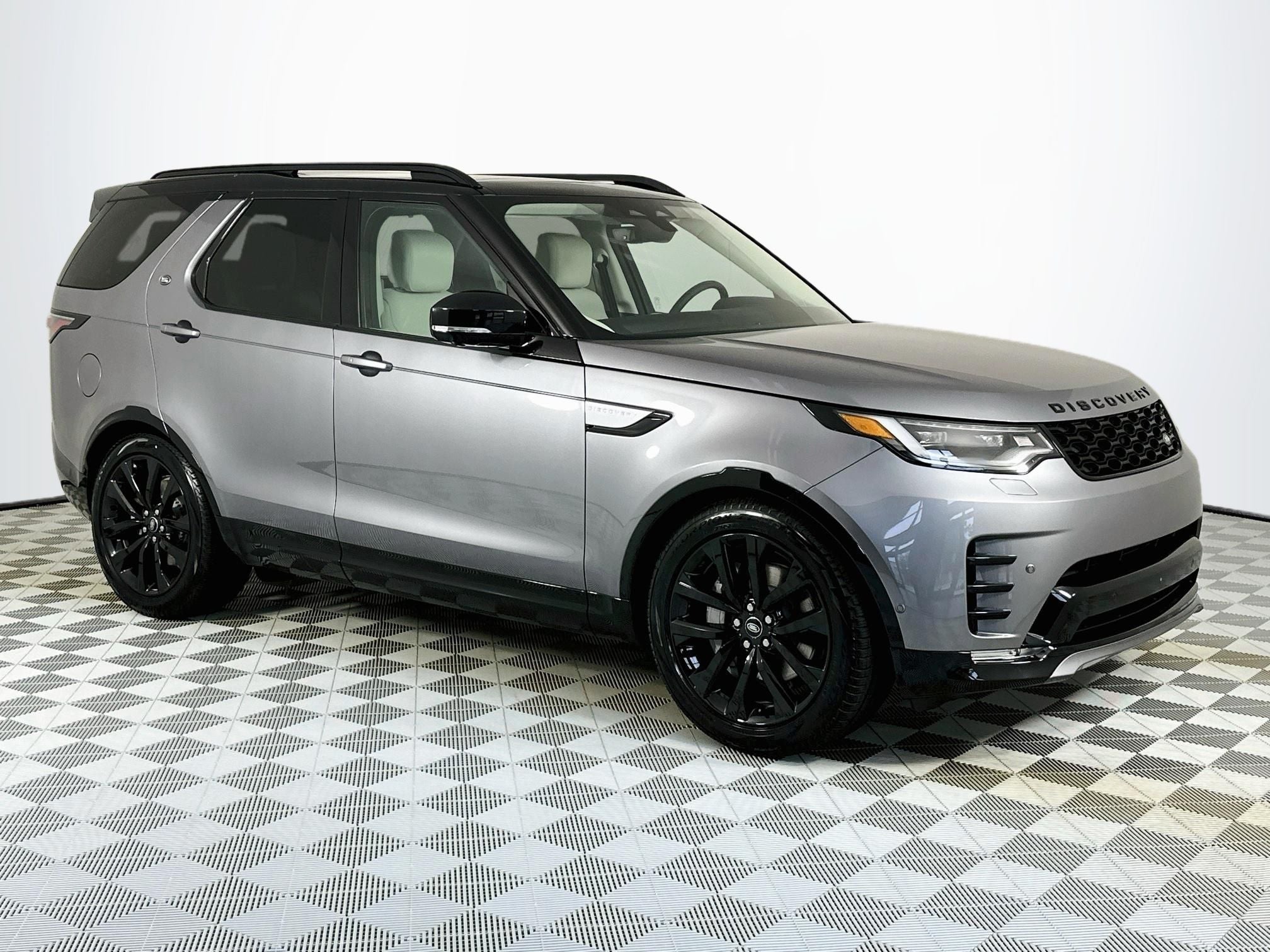 2026 Land Rover Discovery Dynamic SE
