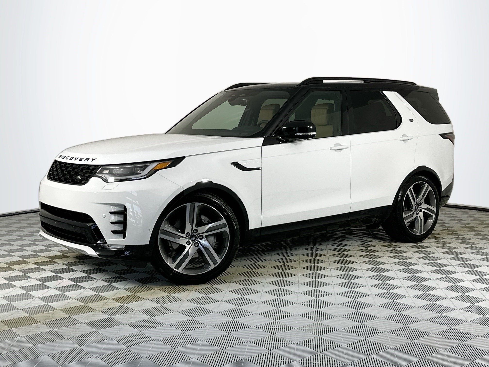 2026 Land Rover Discovery Dynamic SE