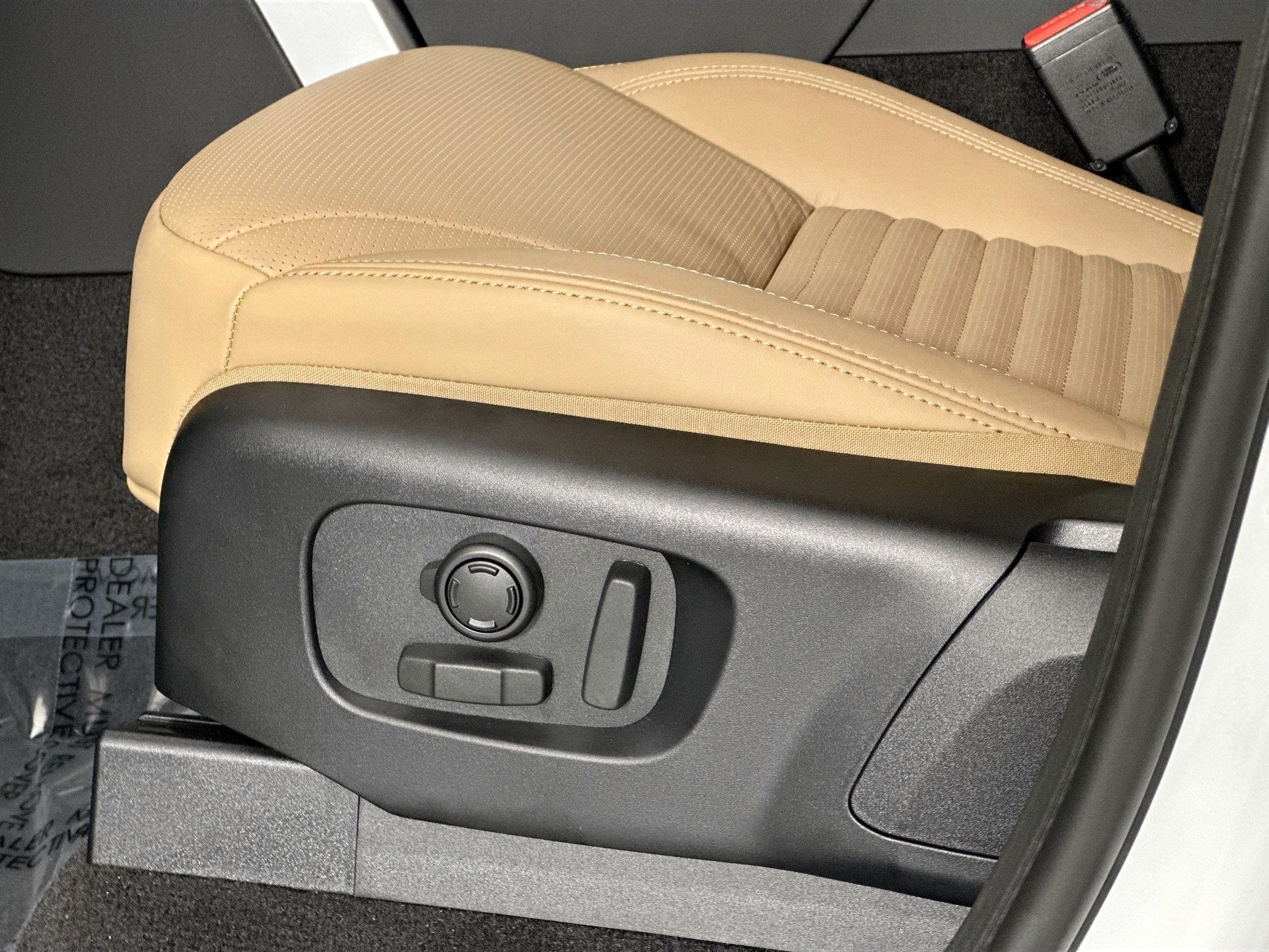 2026 Land Rover Discovery Dynamic SE