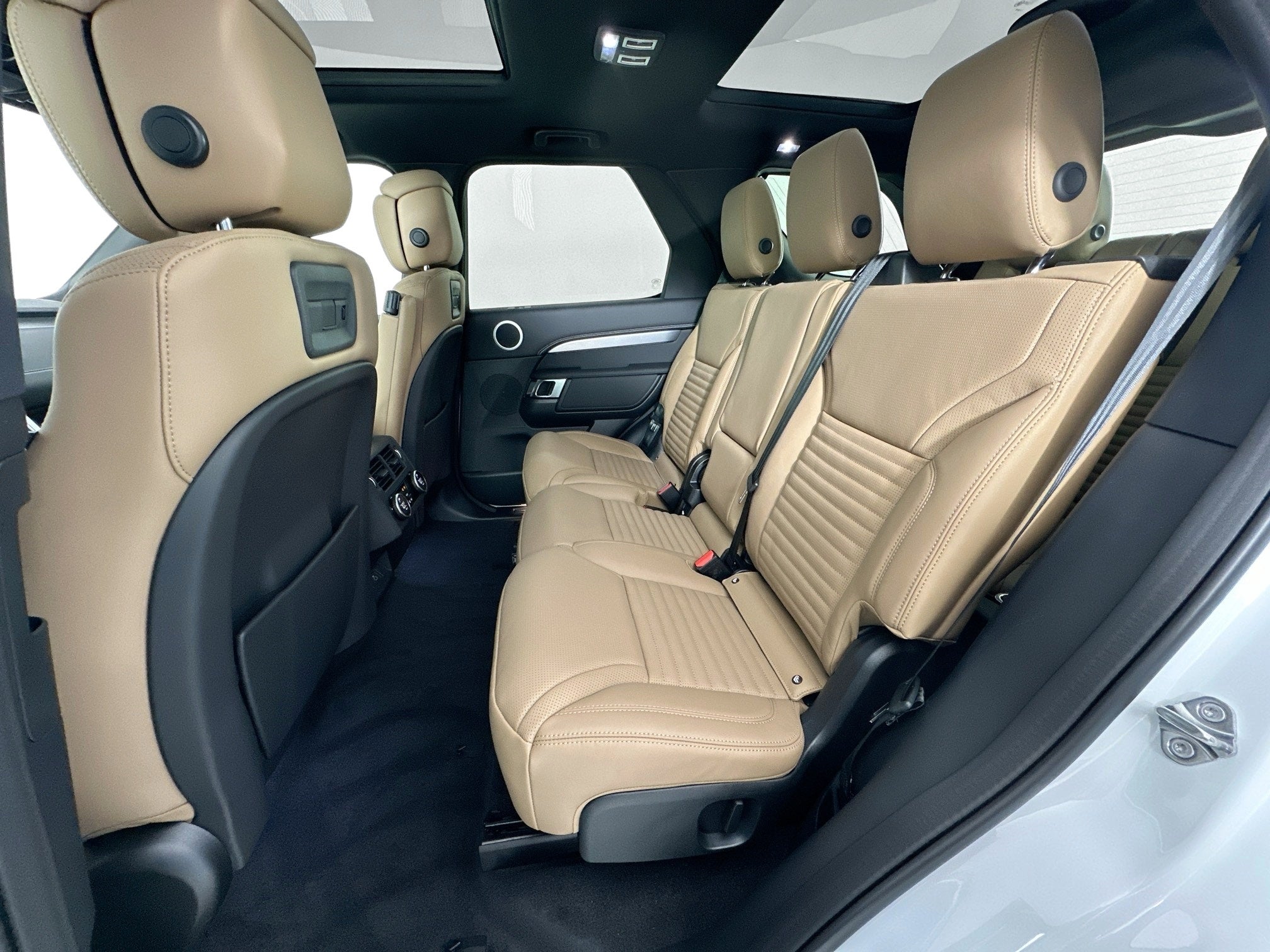 2026 Land Rover Discovery Dynamic SE