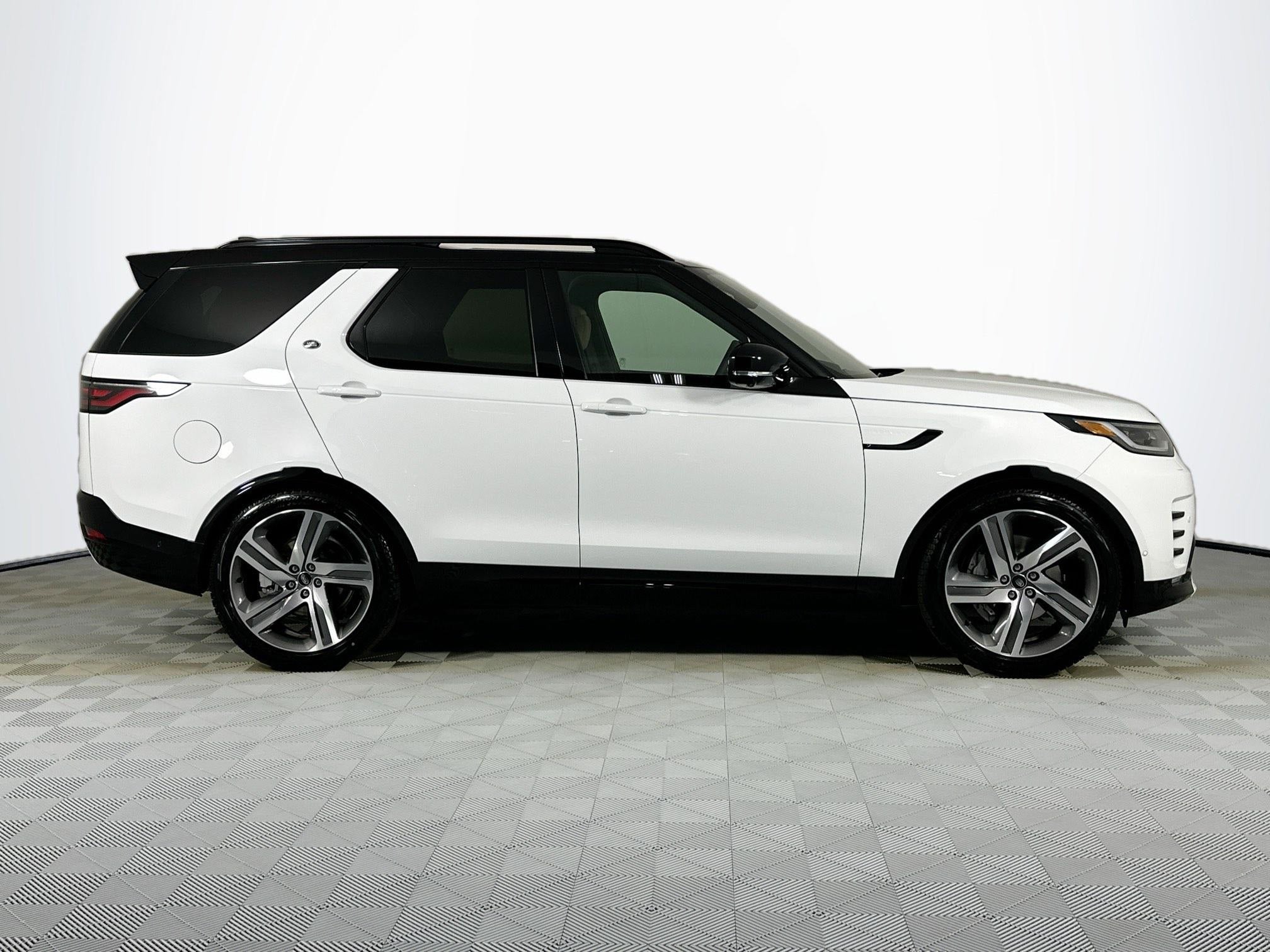 2026 Land Rover Discovery Dynamic SE