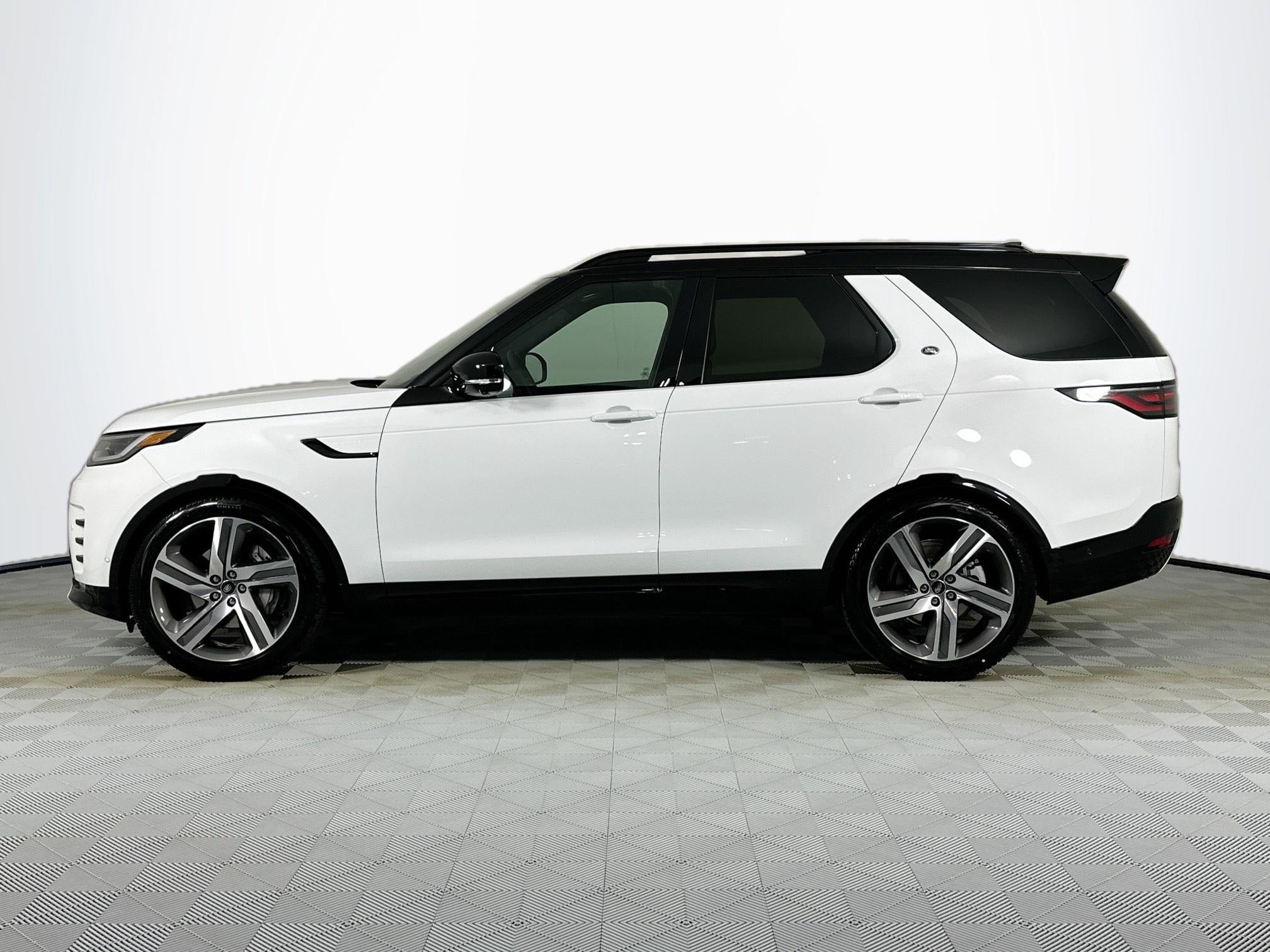 2026 Land Rover Discovery Dynamic SE