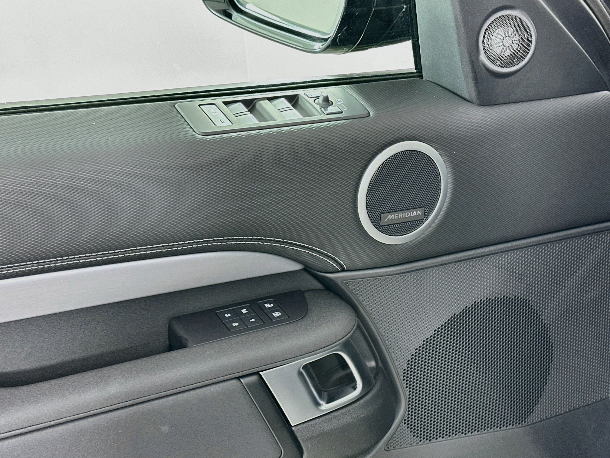 2026 Land Rover Discovery Dynamic SE