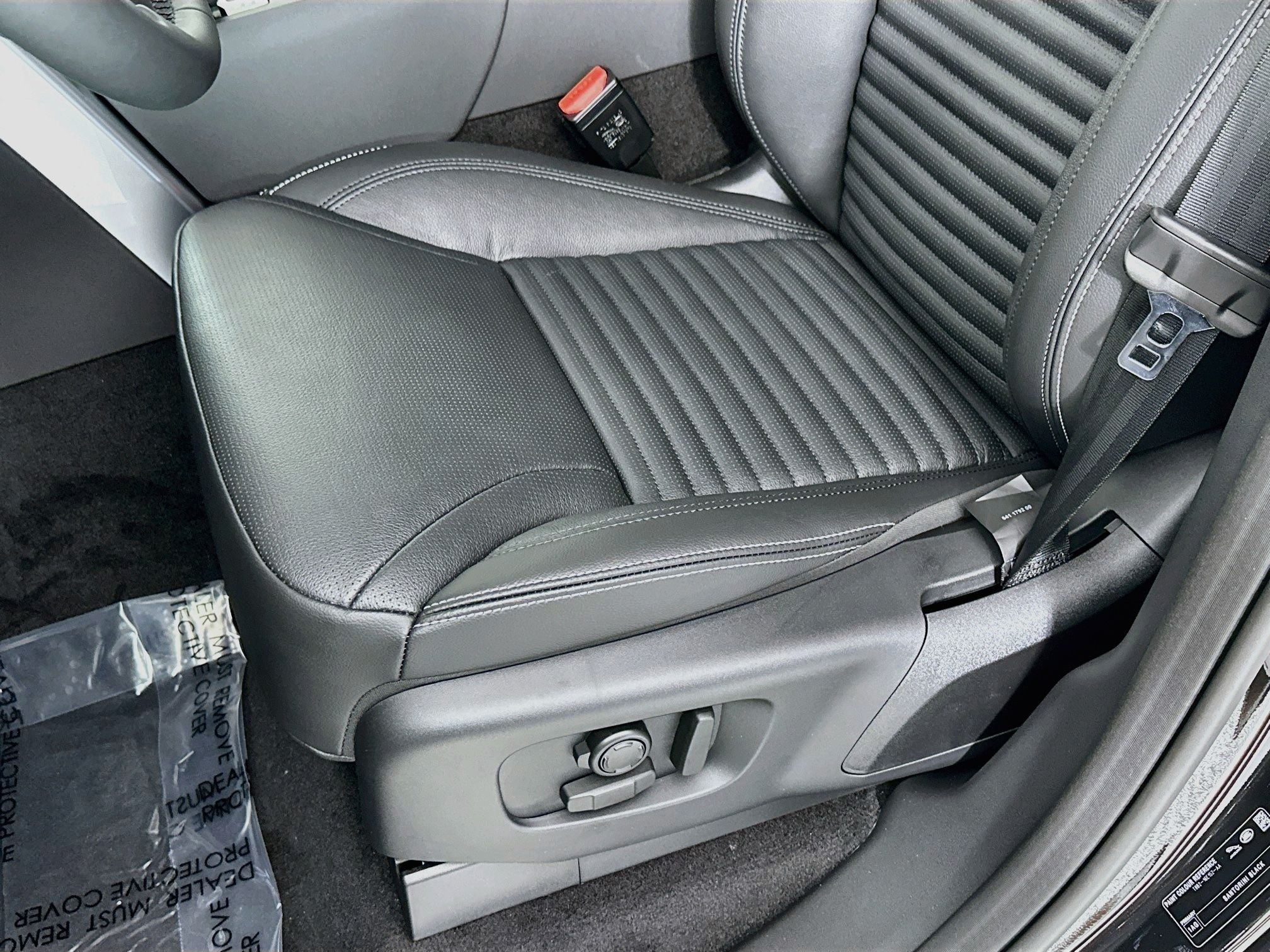 2026 Land Rover Discovery Dynamic SE