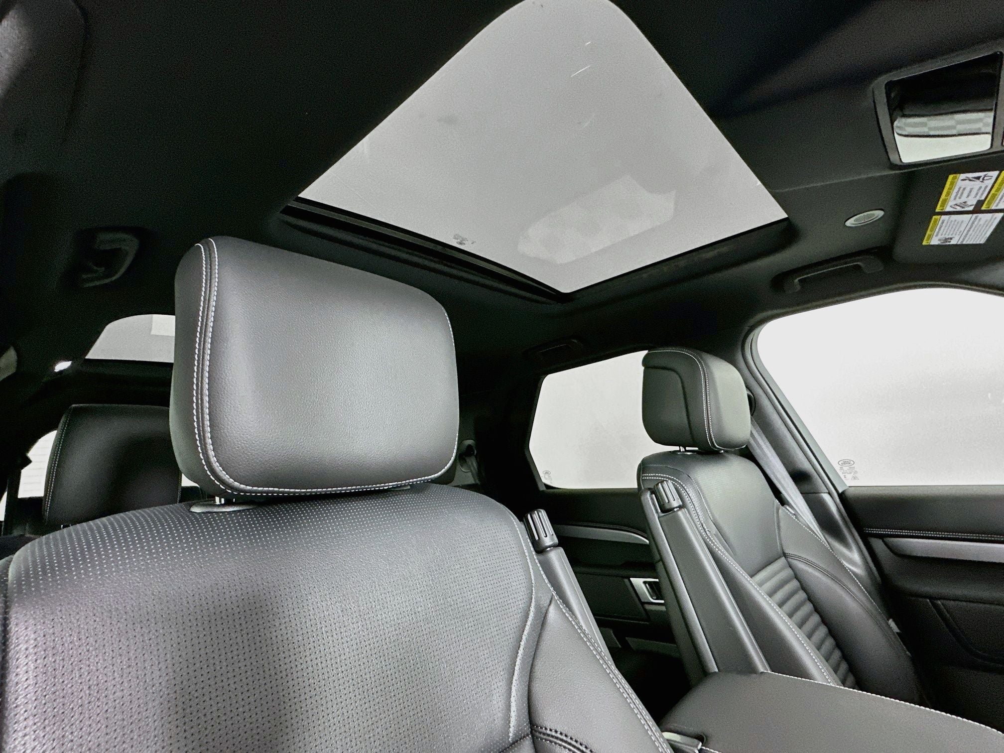 2026 Land Rover Discovery Dynamic SE