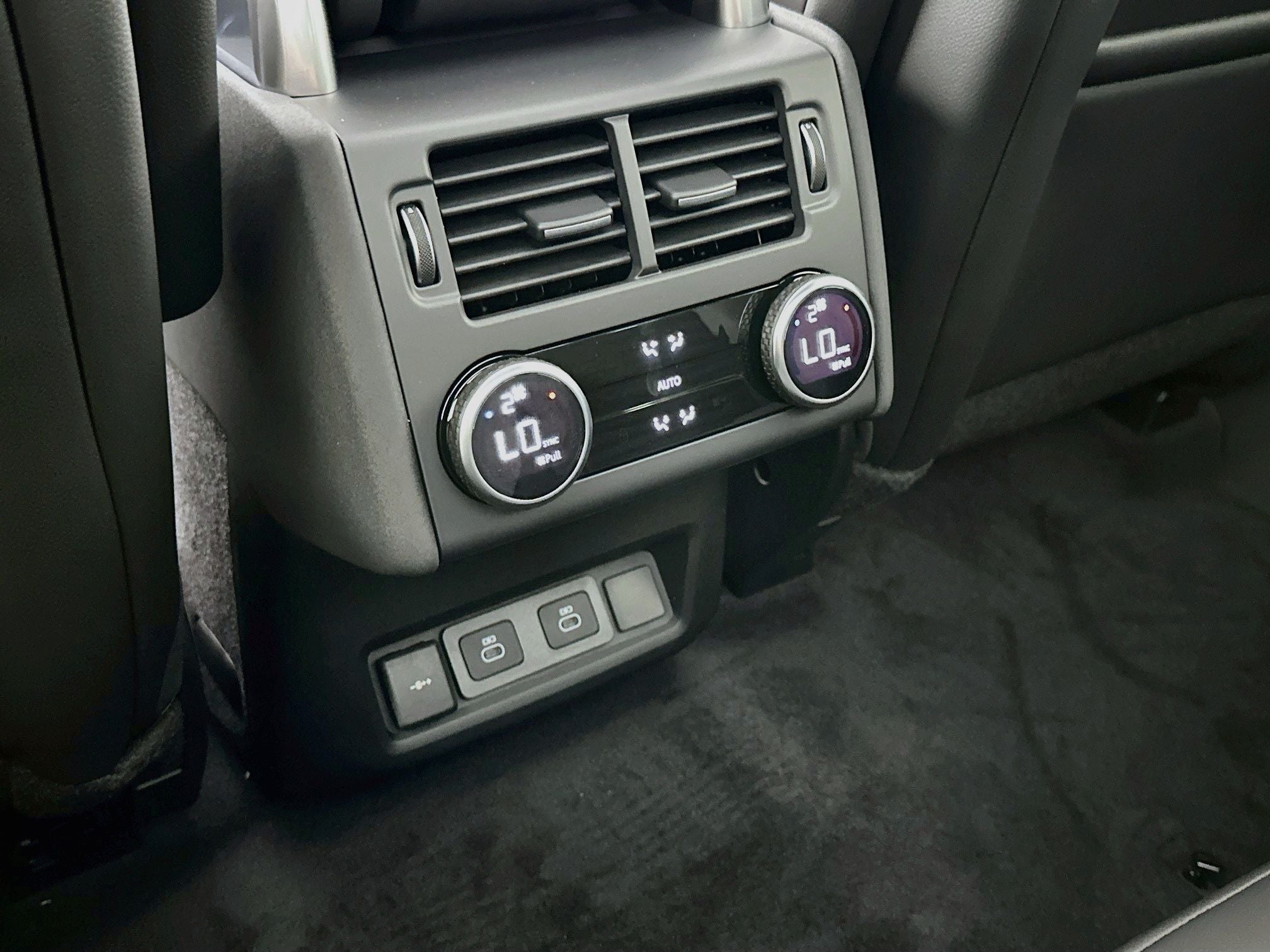 2026 Land Rover Discovery Dynamic SE