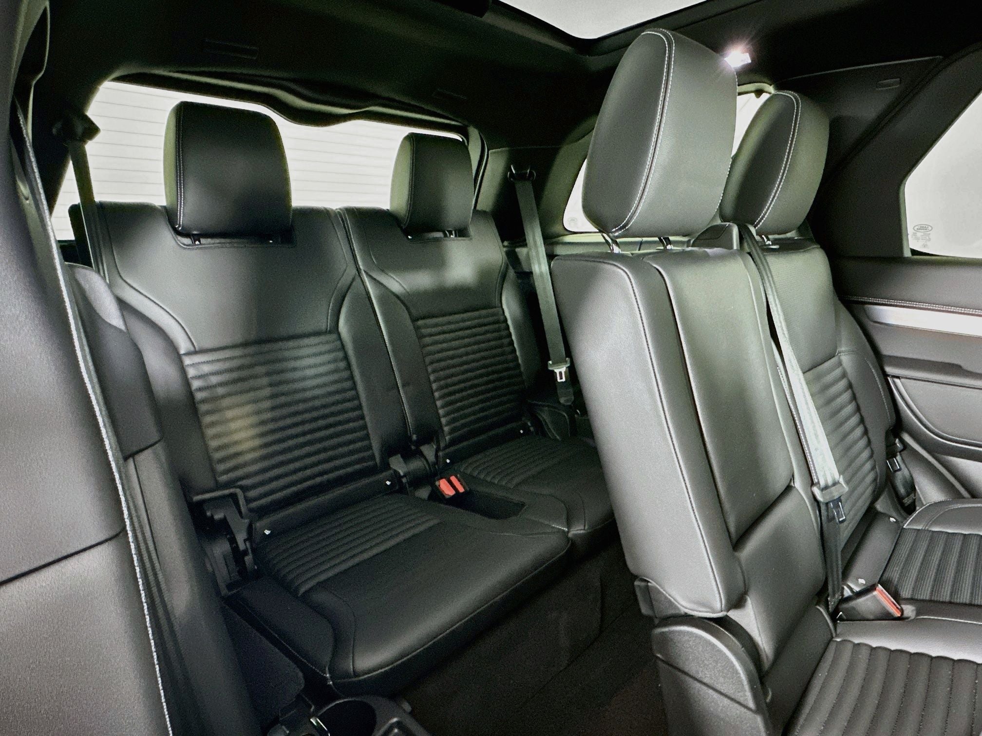 2026 Land Rover Discovery Dynamic SE