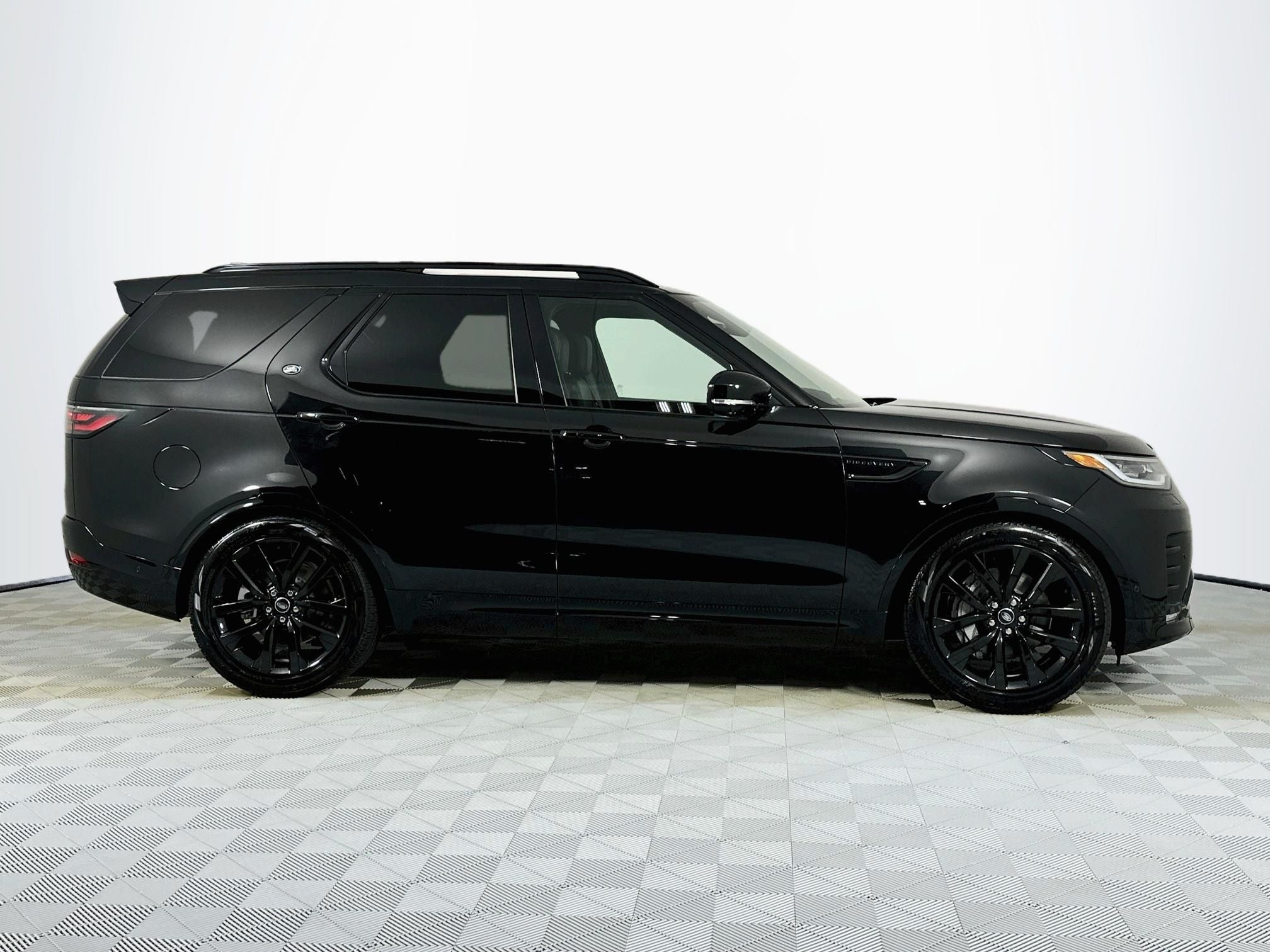 2026 Land Rover Discovery Dynamic SE