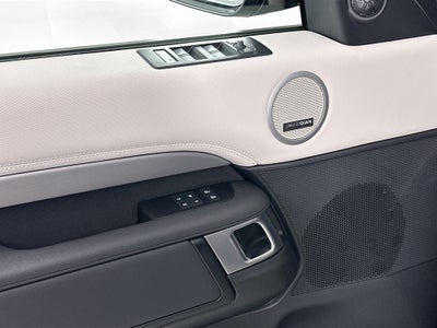 2025 Land Rover Discovery Dynamic SE