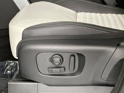 2025 Land Rover Discovery Dynamic SE