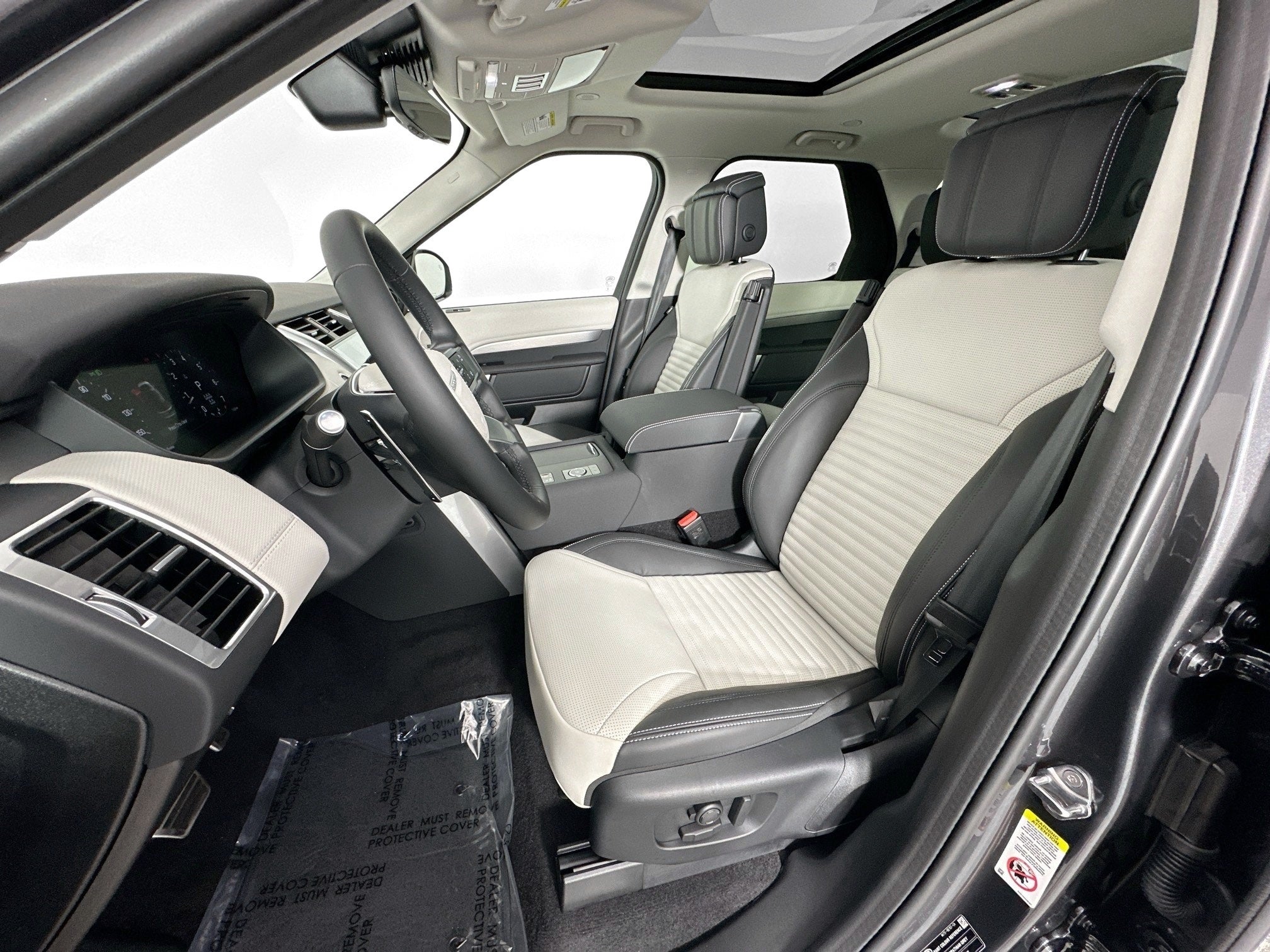 2025 Land Rover Discovery Dynamic SE