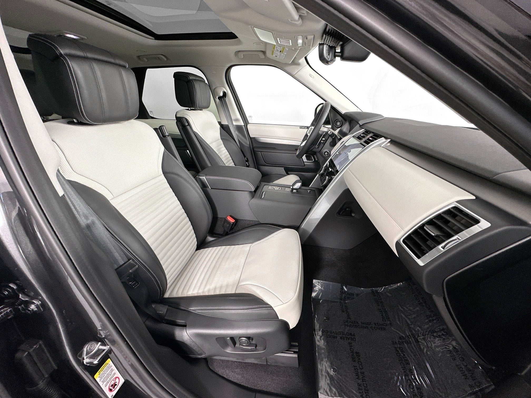 2025 Land Rover Discovery Dynamic SE