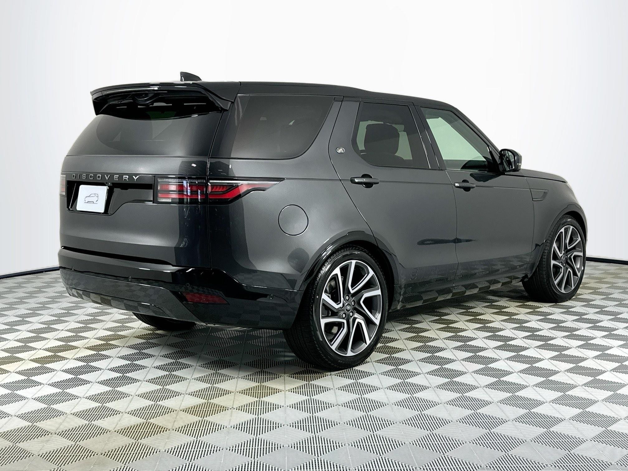2025 Land Rover Discovery Dynamic SE
