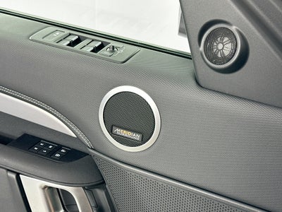 2024 Land Rover Discovery Dynamic SE