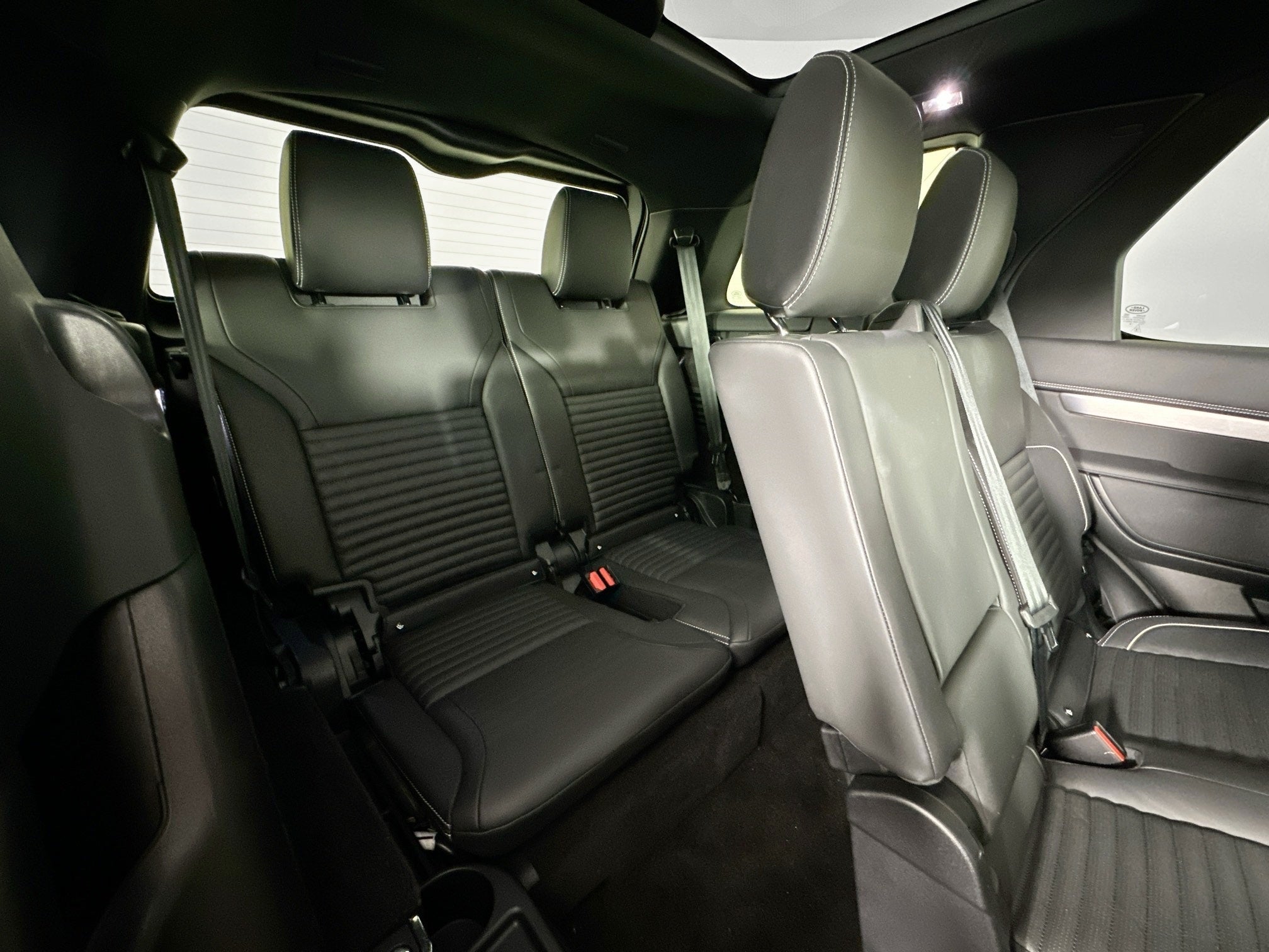 2024 Land Rover Discovery Dynamic SE