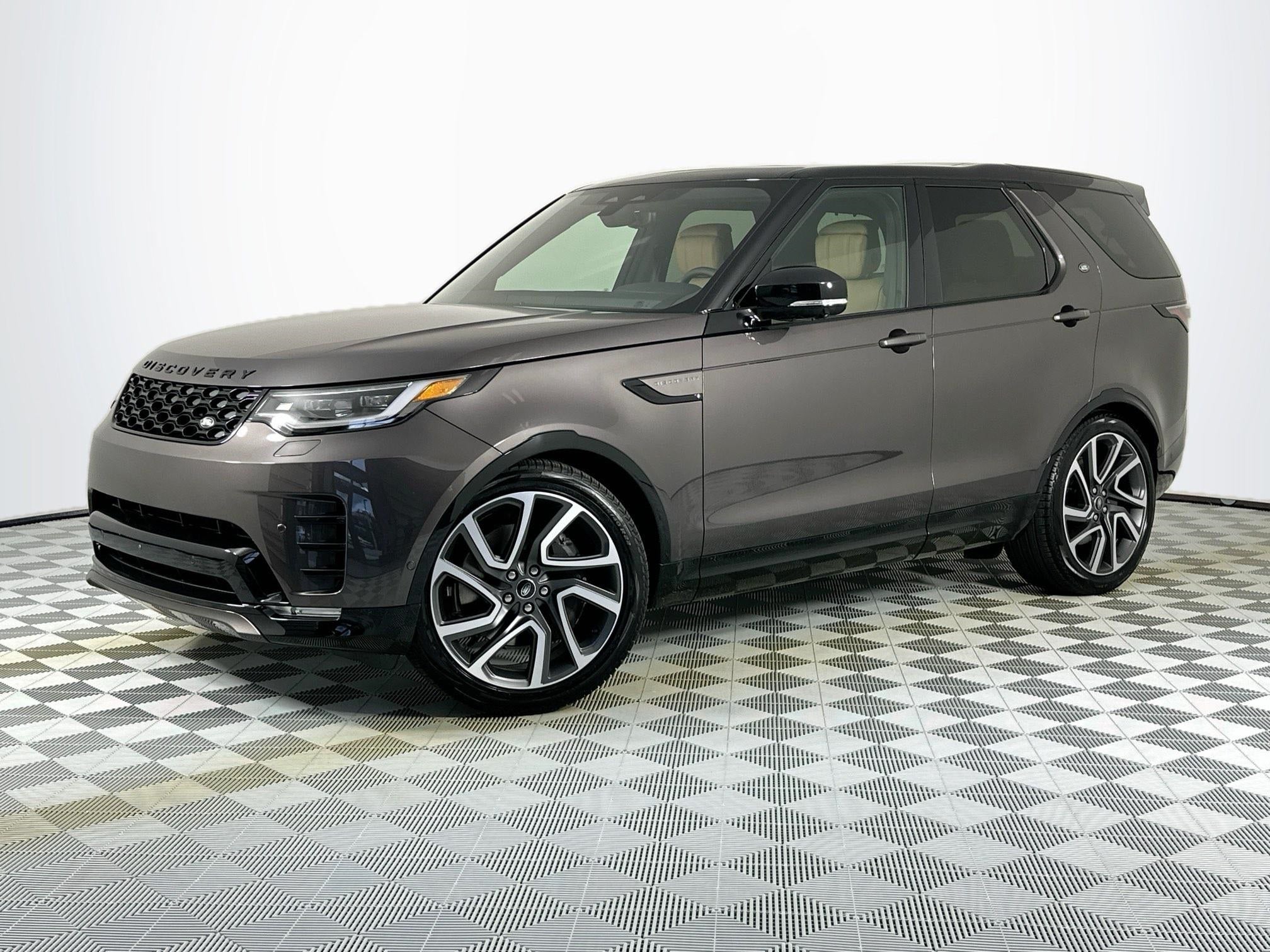 2025 Land Rover Discovery Dynamic SE