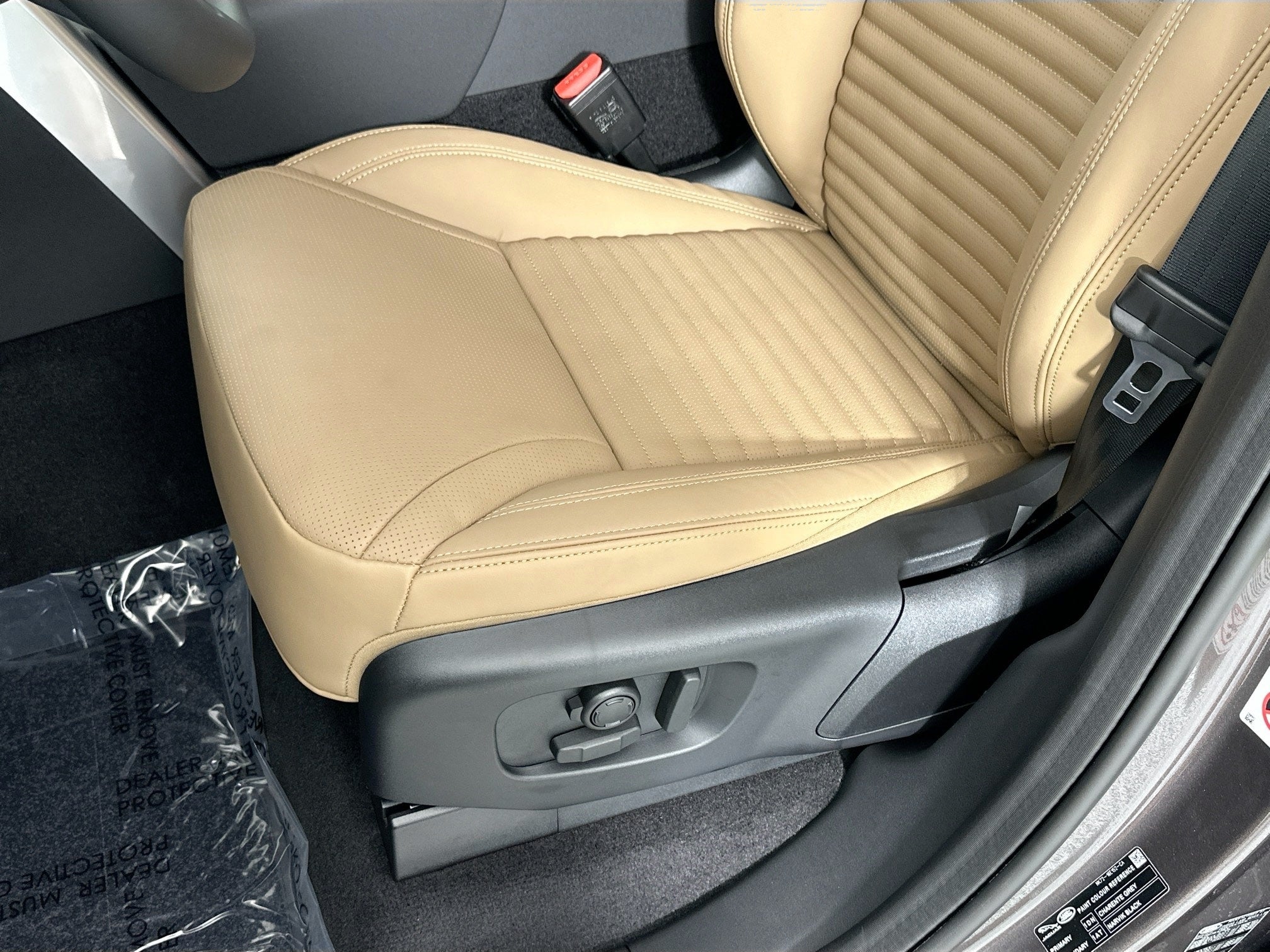 2025 Land Rover Discovery Dynamic SE