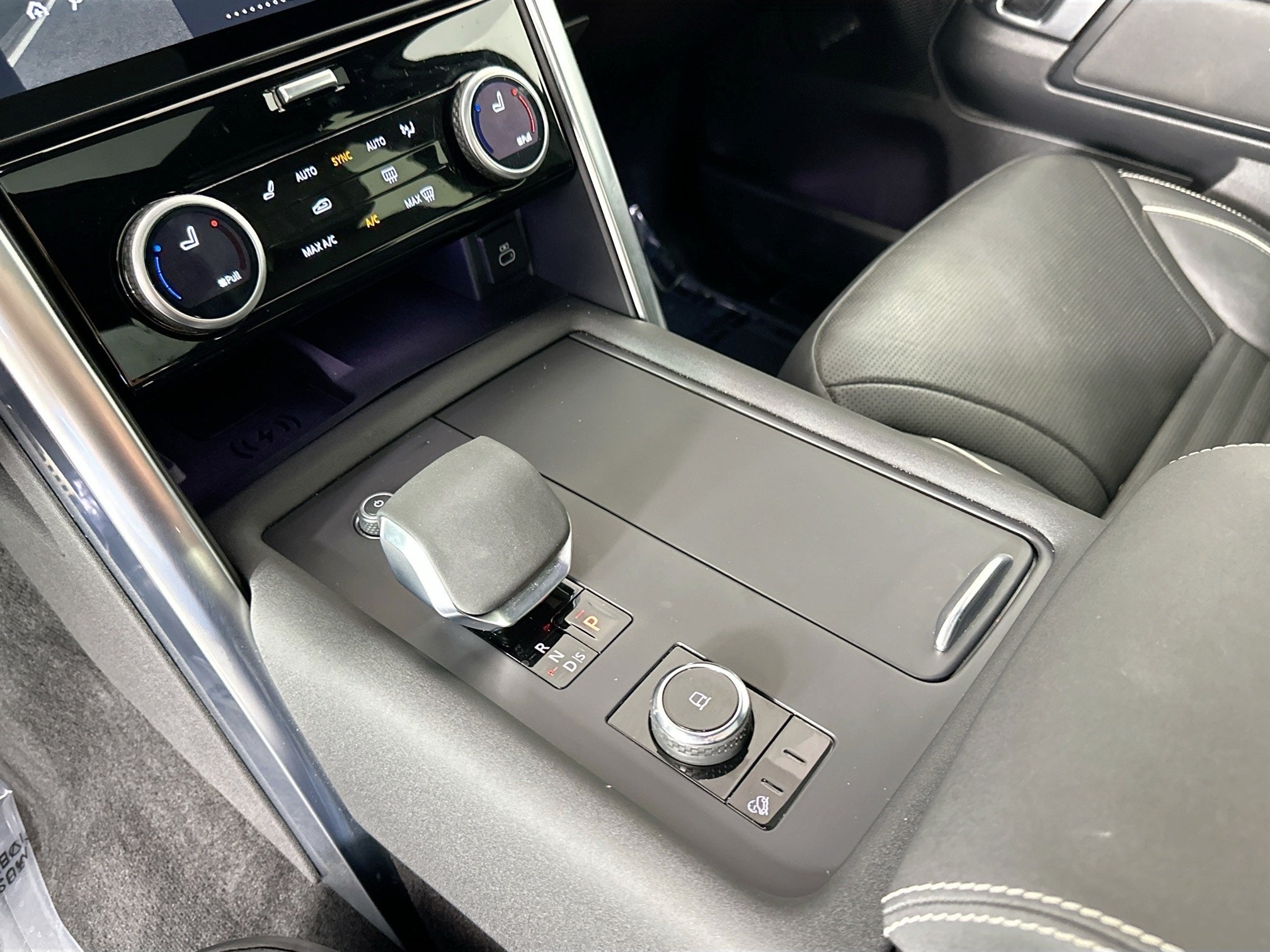 2023 Land Rover Discovery HSE R-Dynamic