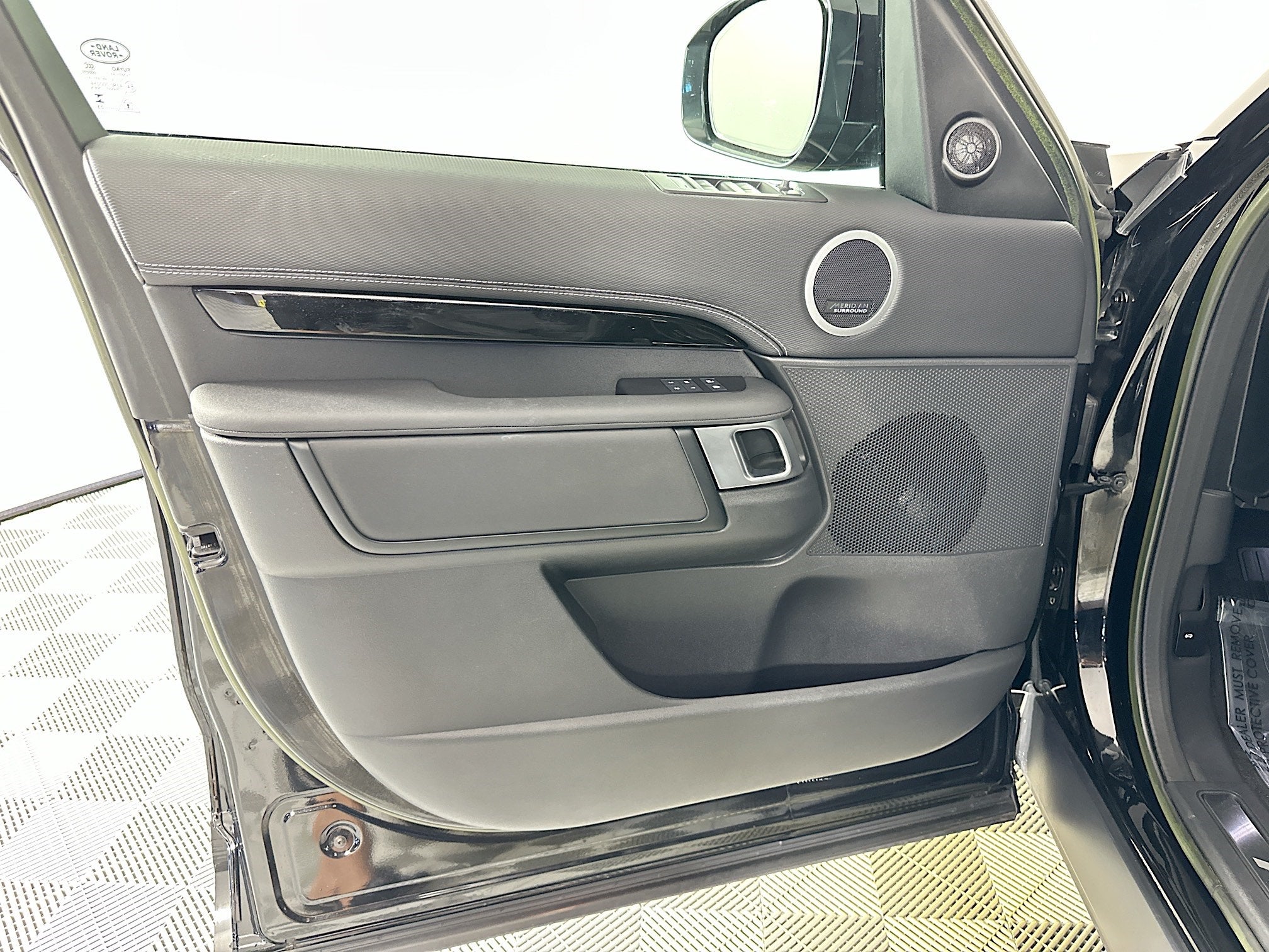 2023 Land Rover Discovery HSE R-Dynamic