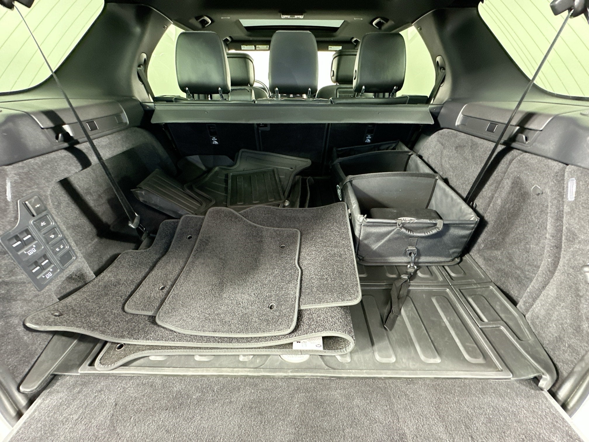 2023 Land Rover Discovery HSE R-Dynamic