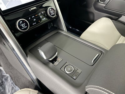 2026 Land Rover Discovery Base