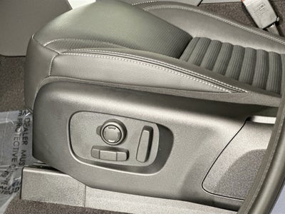 2026 Land Rover Discovery Base