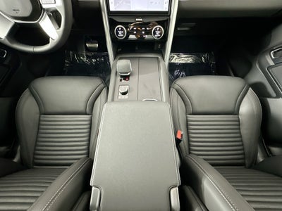 2026 Land Rover Discovery Base