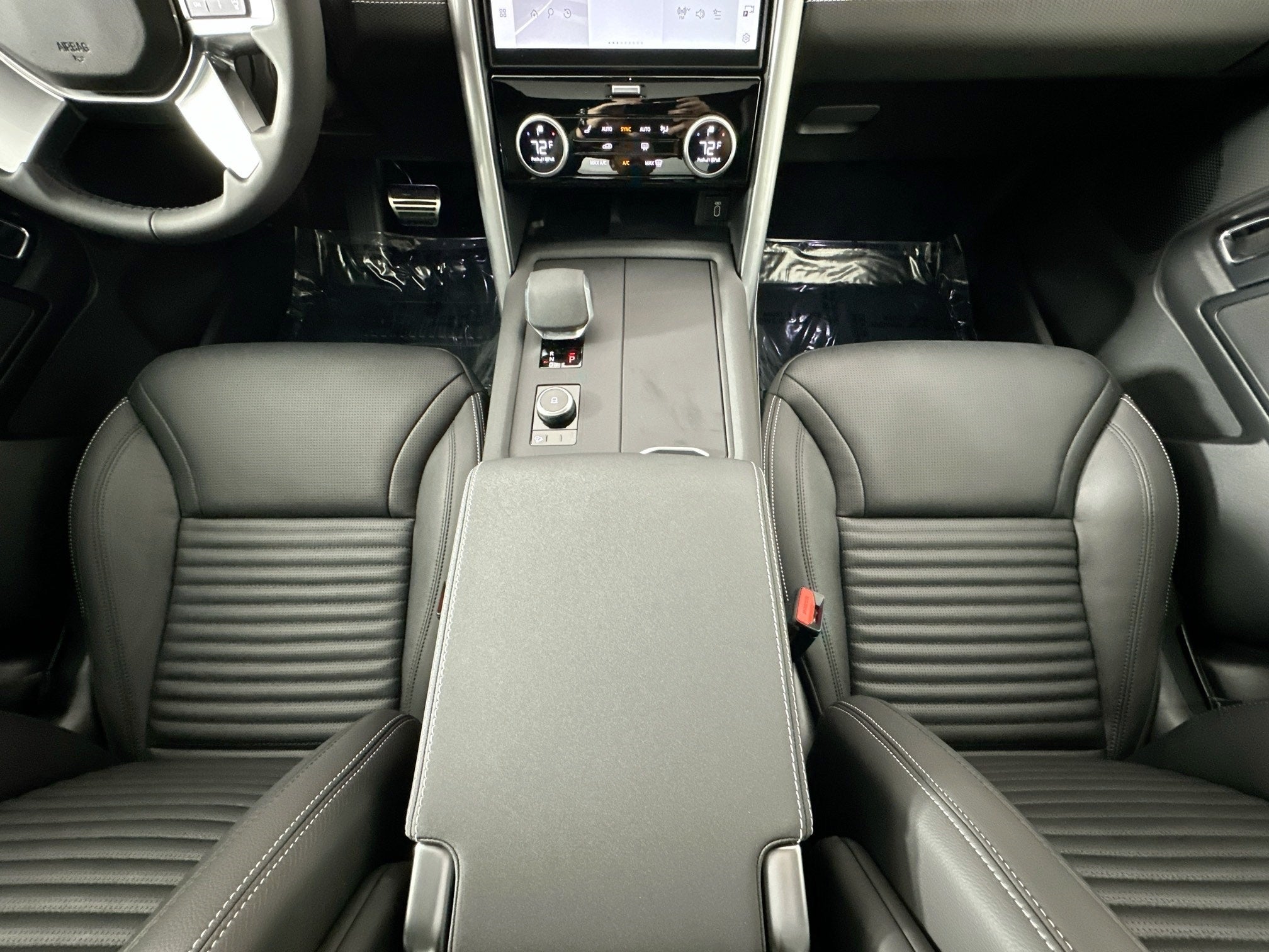 2026 Land Rover Discovery Base