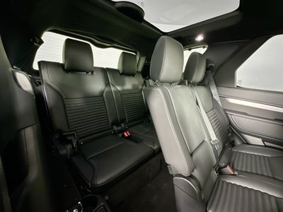 2026 Land Rover Discovery Base