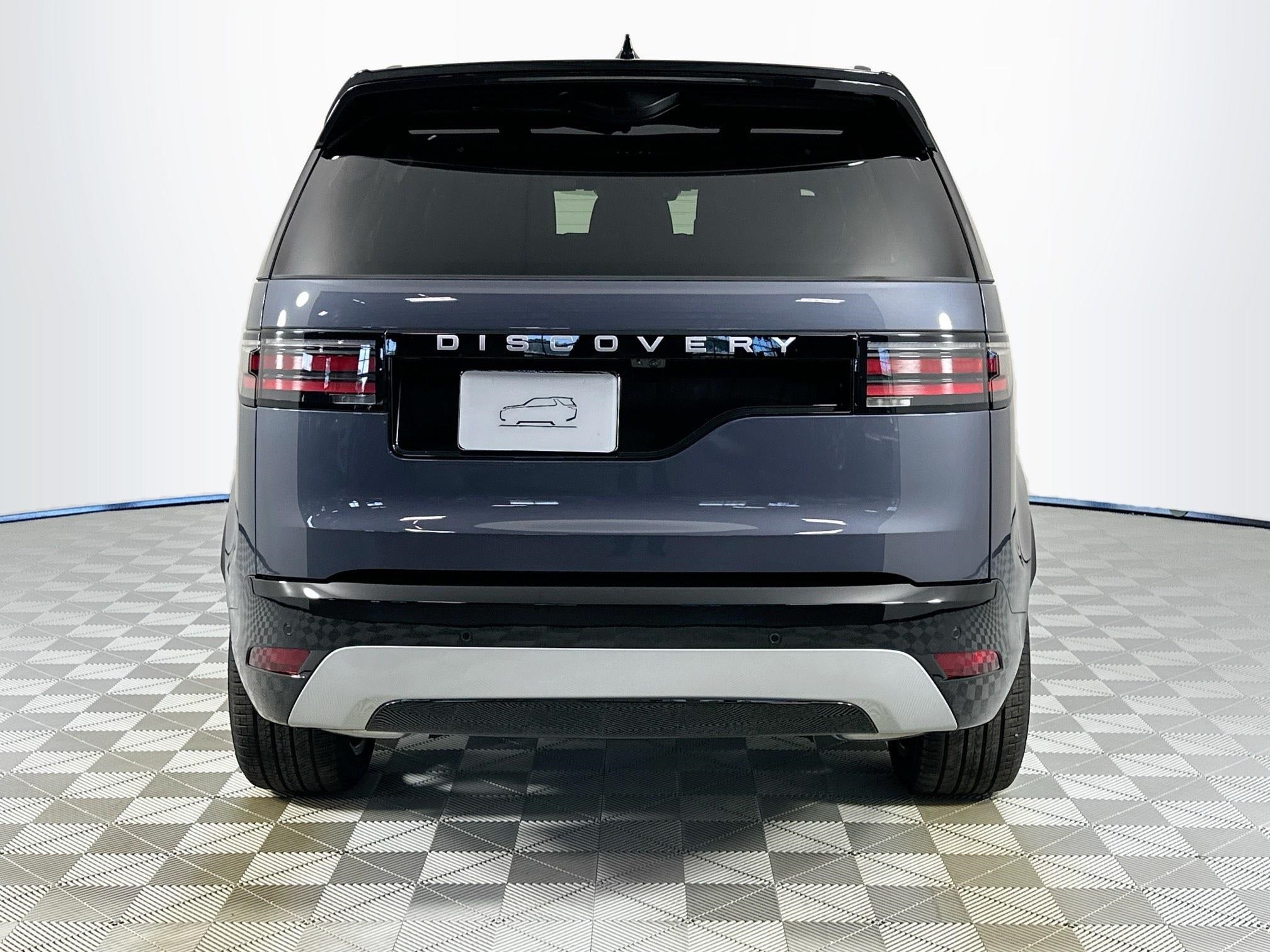 2026 Land Rover Discovery Base