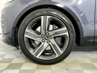 2026 Land Rover Discovery Base