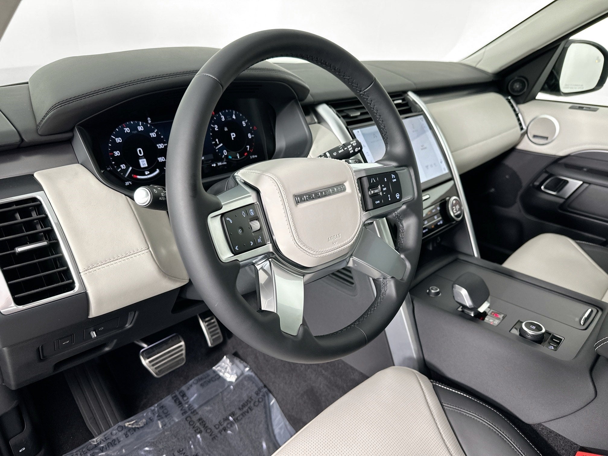 2025 Land Rover Discovery Metropolitan Edition