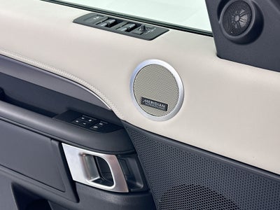 2025 Land Rover Discovery Metropolitan Edition