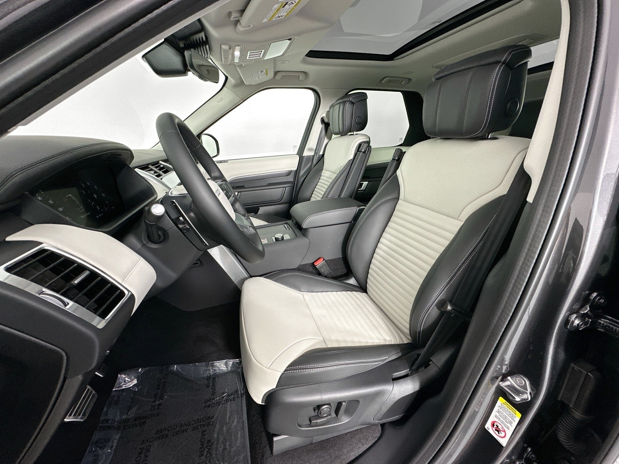 2025 Land Rover Discovery Metropolitan Edition