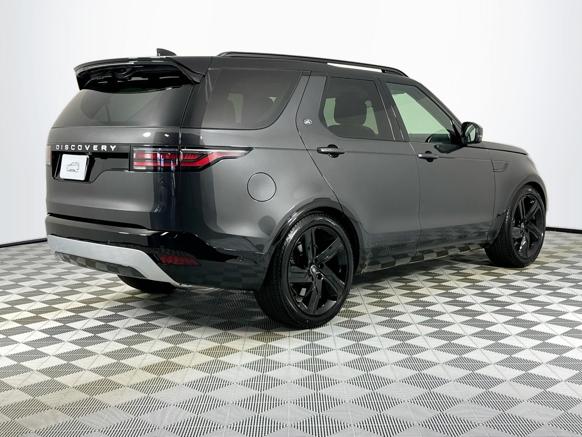 2025 Land Rover Discovery Metropolitan Edition