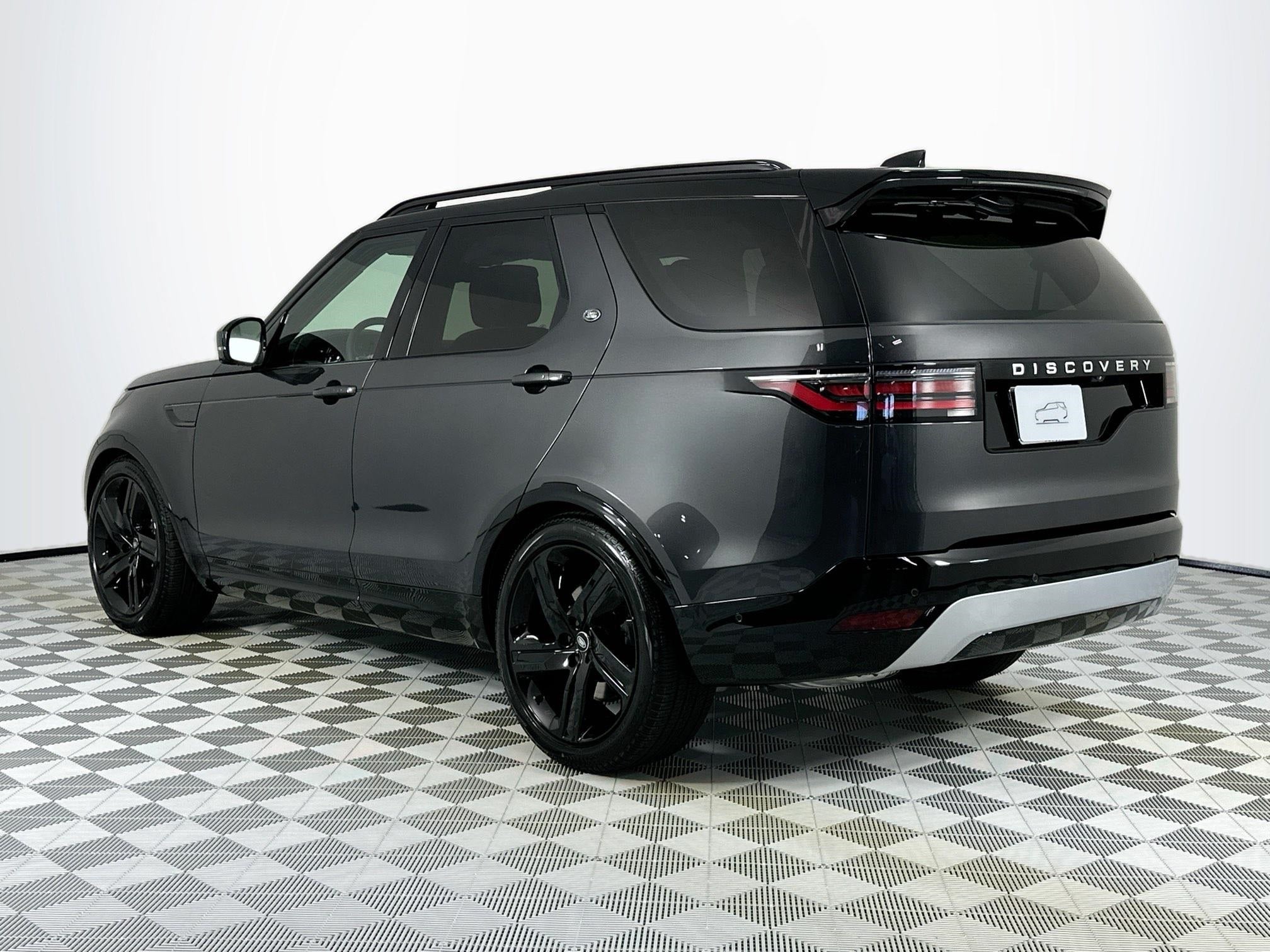 2025 Land Rover Discovery Metropolitan Edition