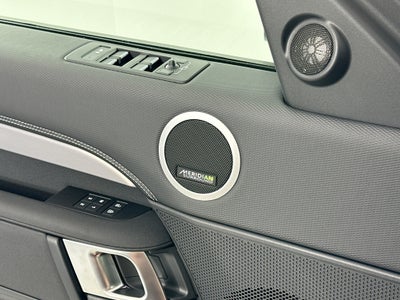 2026 Land Rover Discovery Base