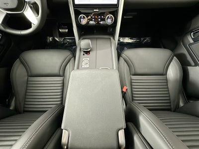 2026 Land Rover Discovery Base