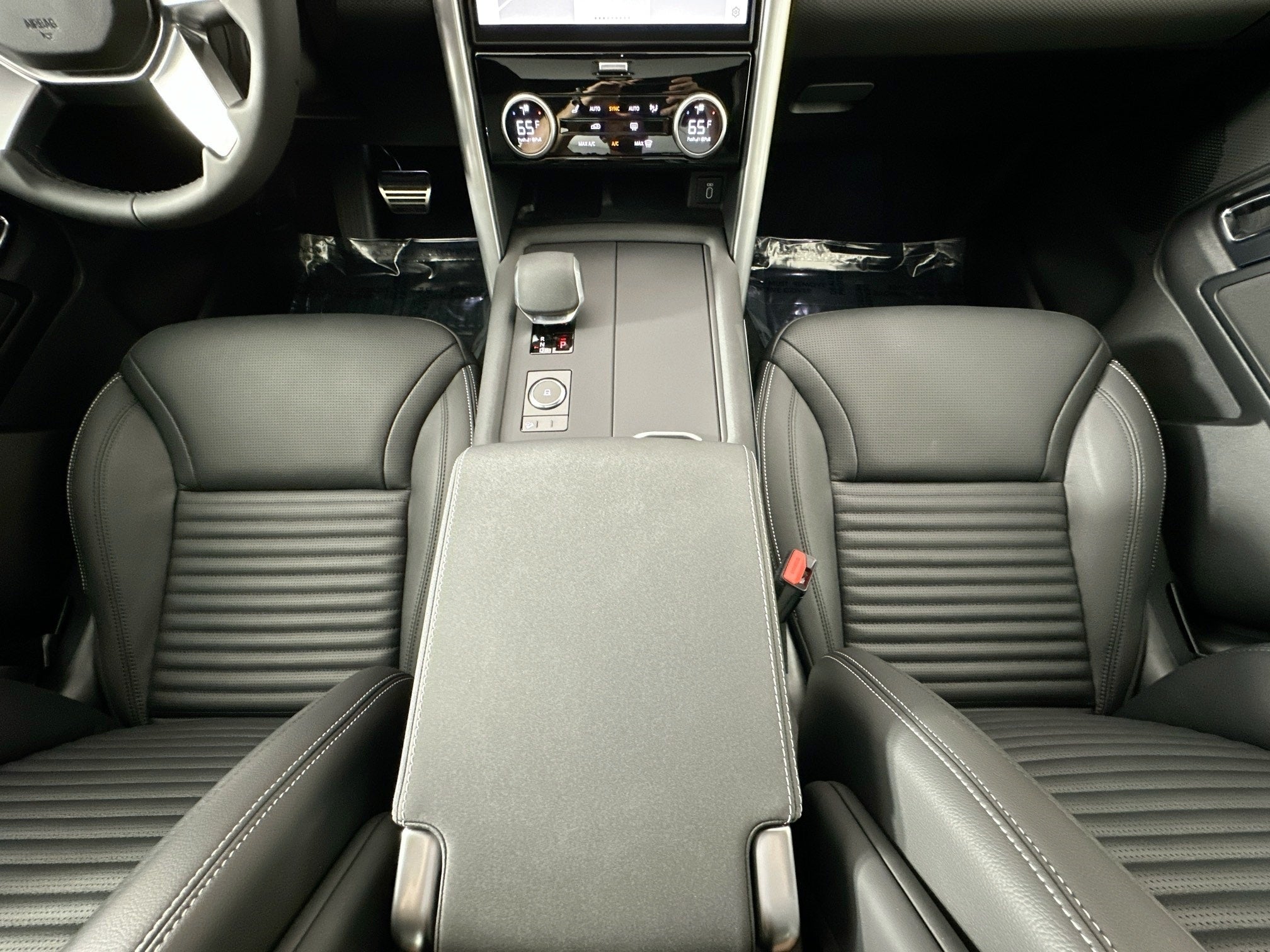 2026 Land Rover Discovery Base