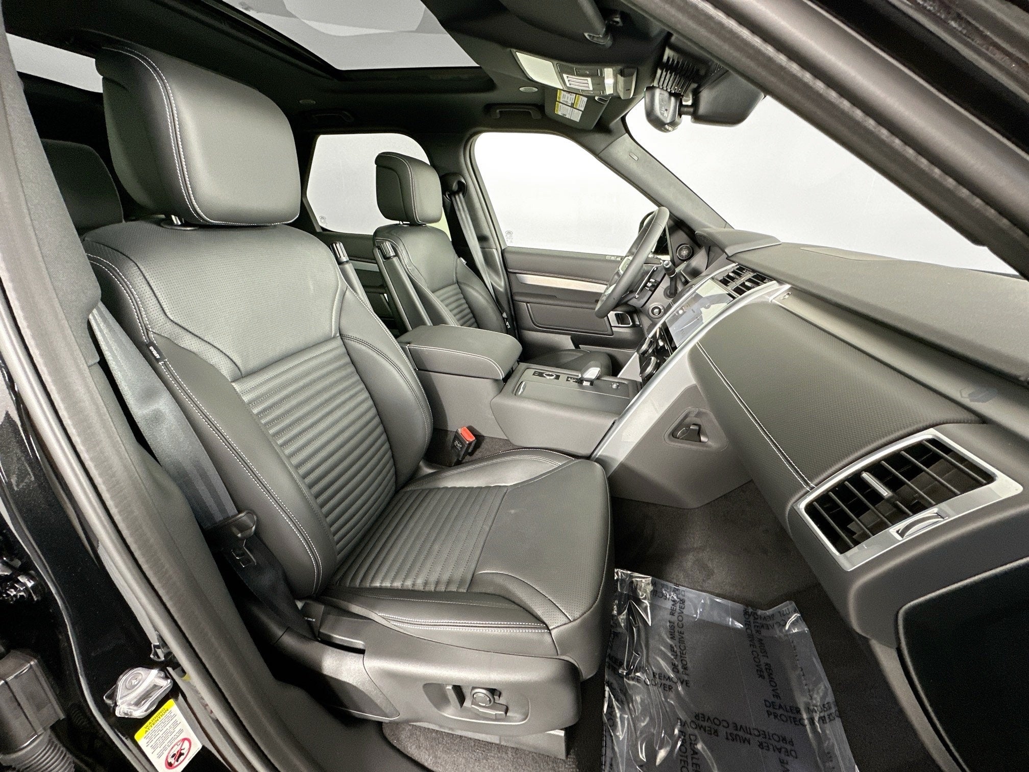 2026 Land Rover Discovery Base