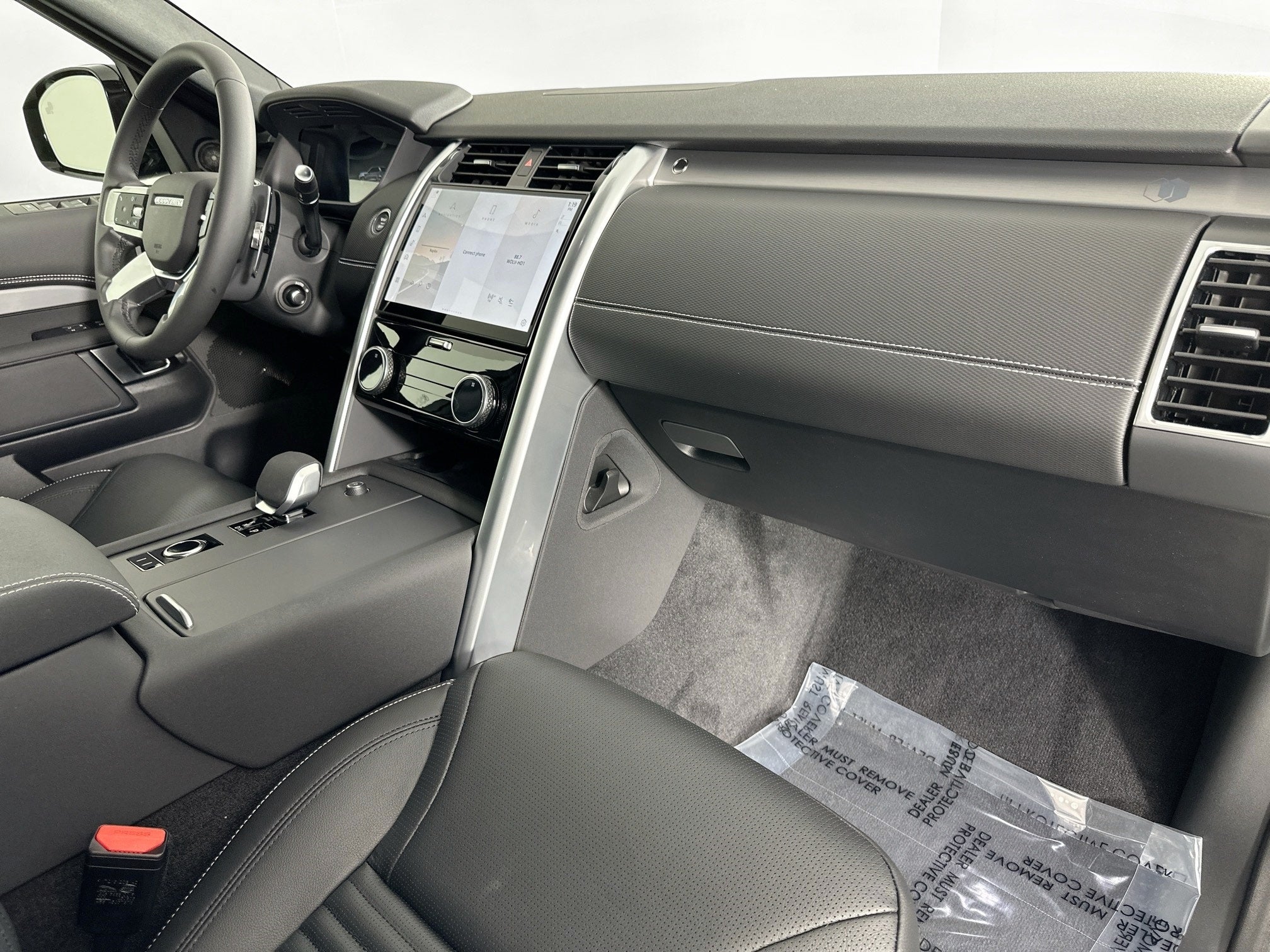 2026 Land Rover Discovery Base